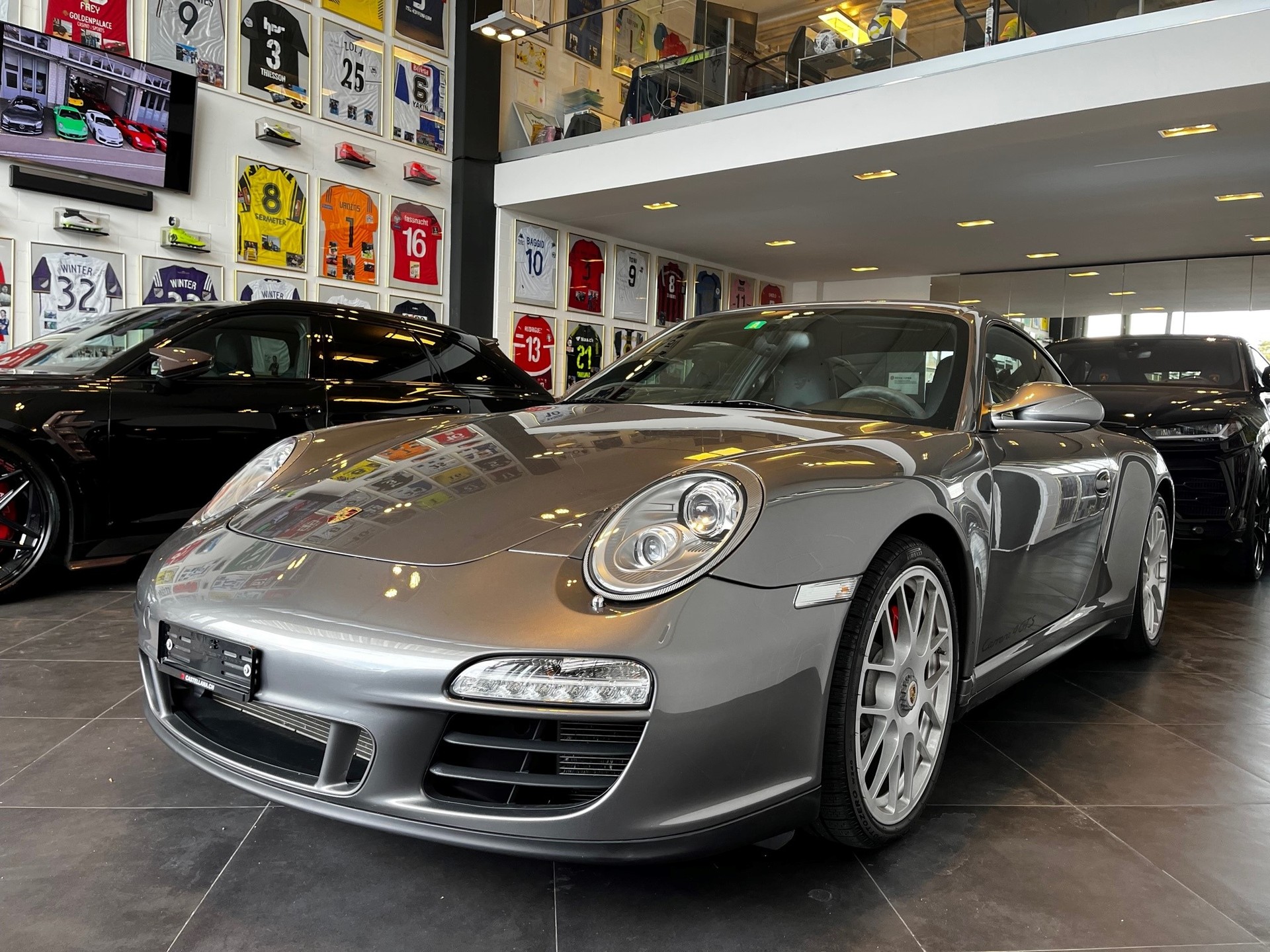 PORSCHE 911 Carrera 4 GTS-showroom-element-3