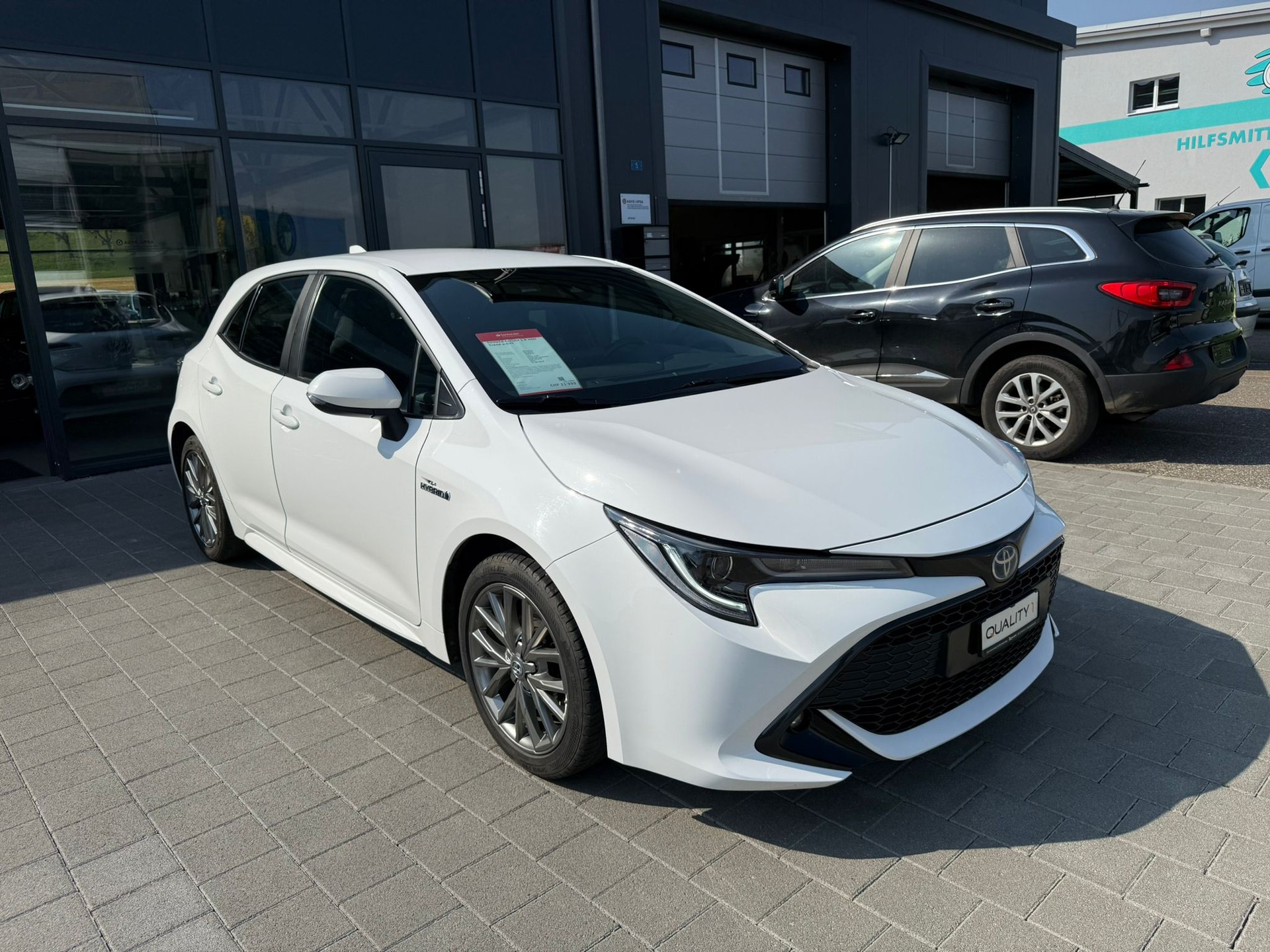 TOYOTA Corolla 1.8 HSD Trend e-CVT-showroom-element-2