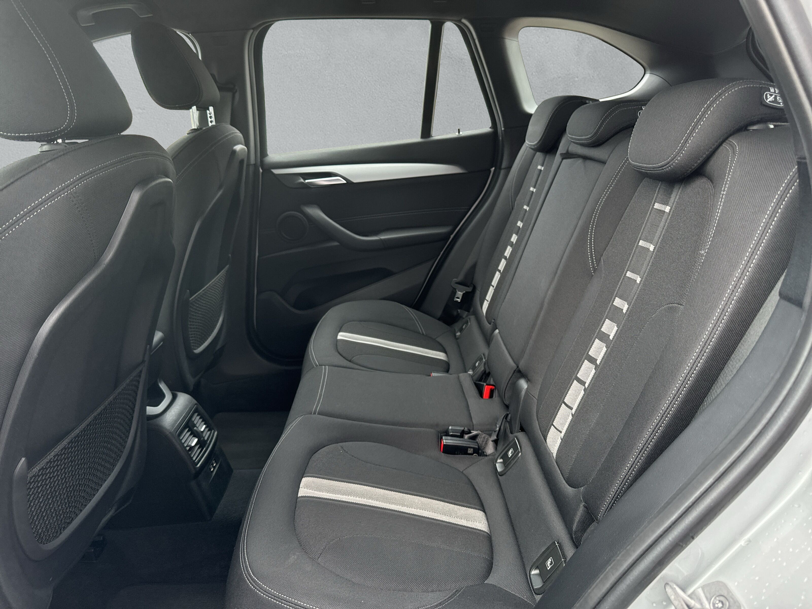 BMW X1 xDrive 20i Steptronic-image-11