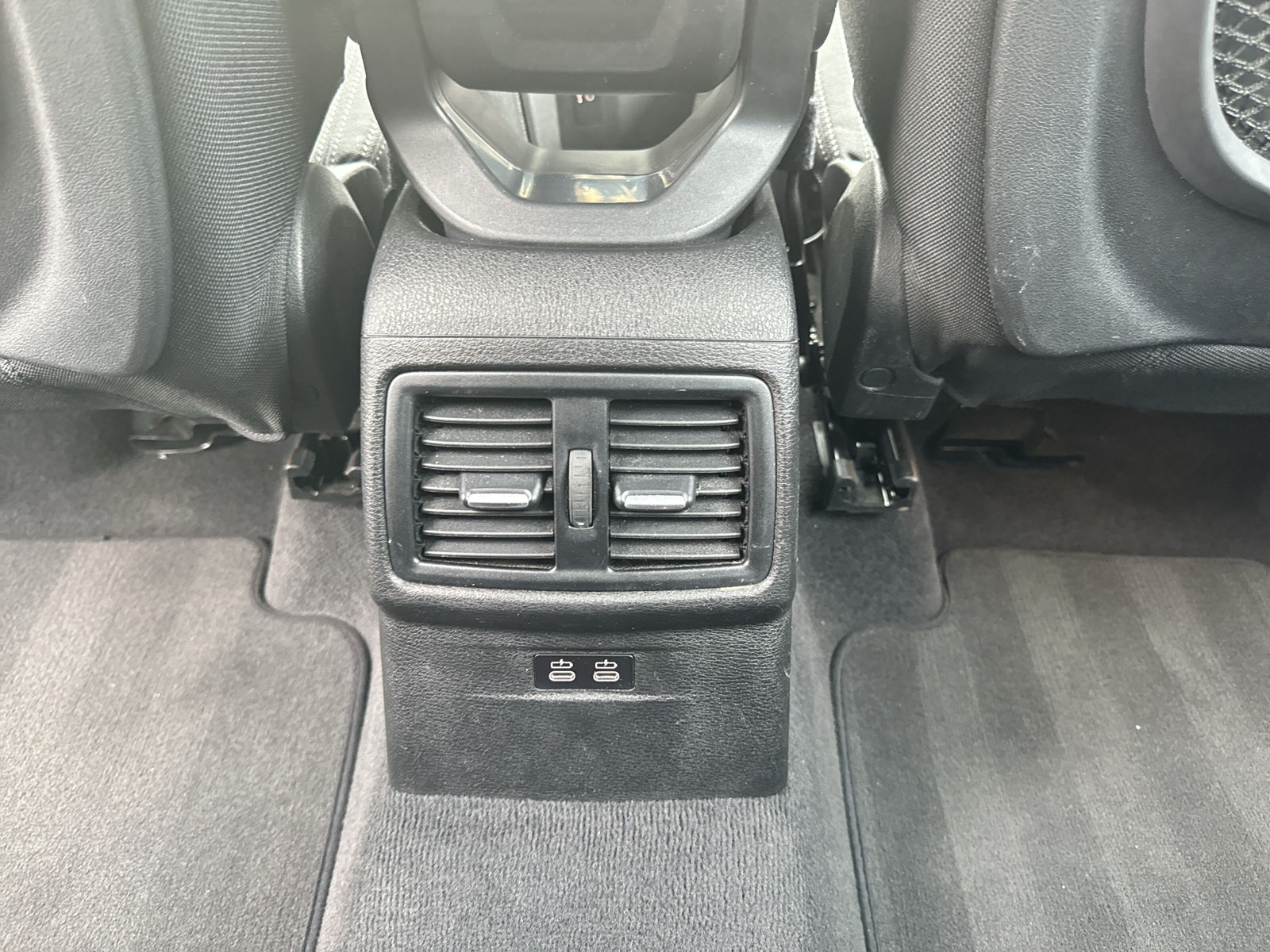 BMW X1 xDrive 20i Steptronic-image-22