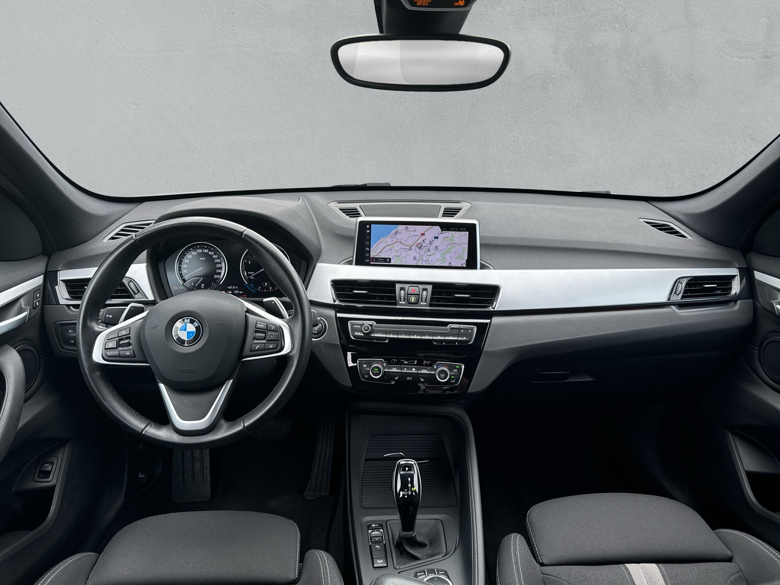 BMW X1 xDrive 20i Steptronic-image-12
