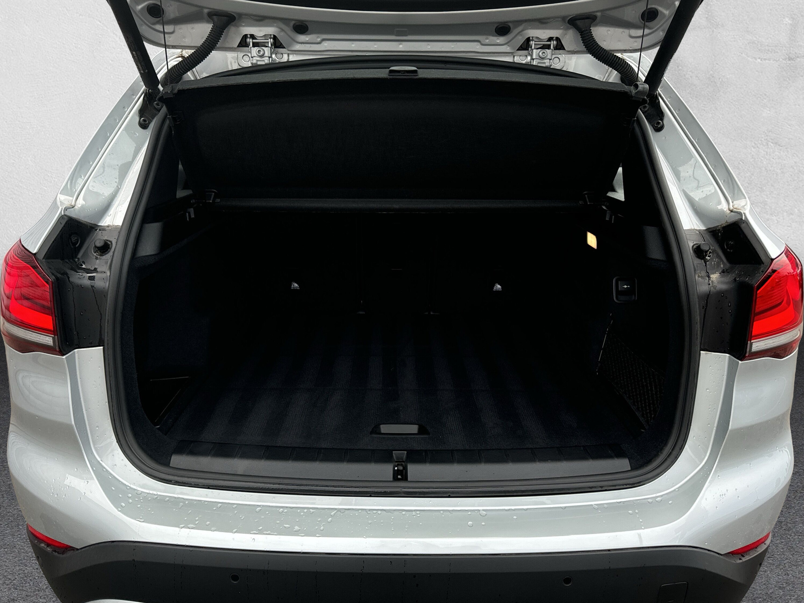 BMW X1 xDrive 20i Steptronic-image-9