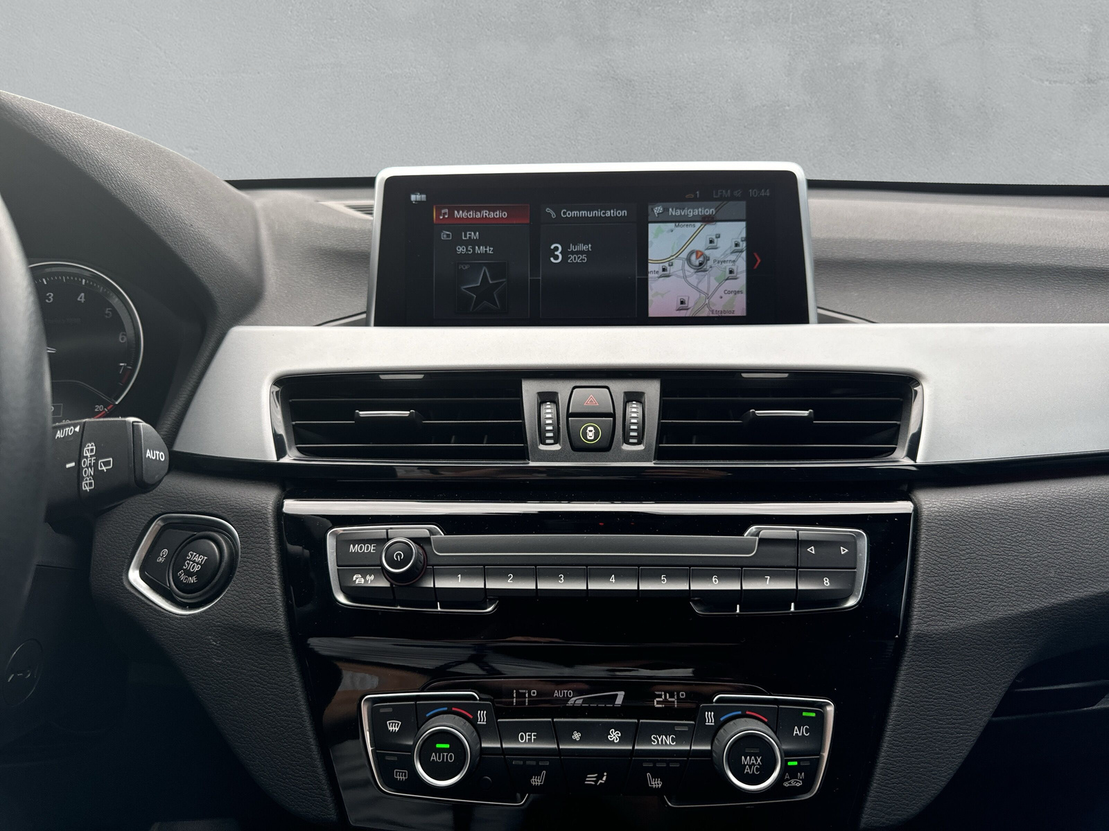 BMW X1 xDrive 20i Steptronic-image-14