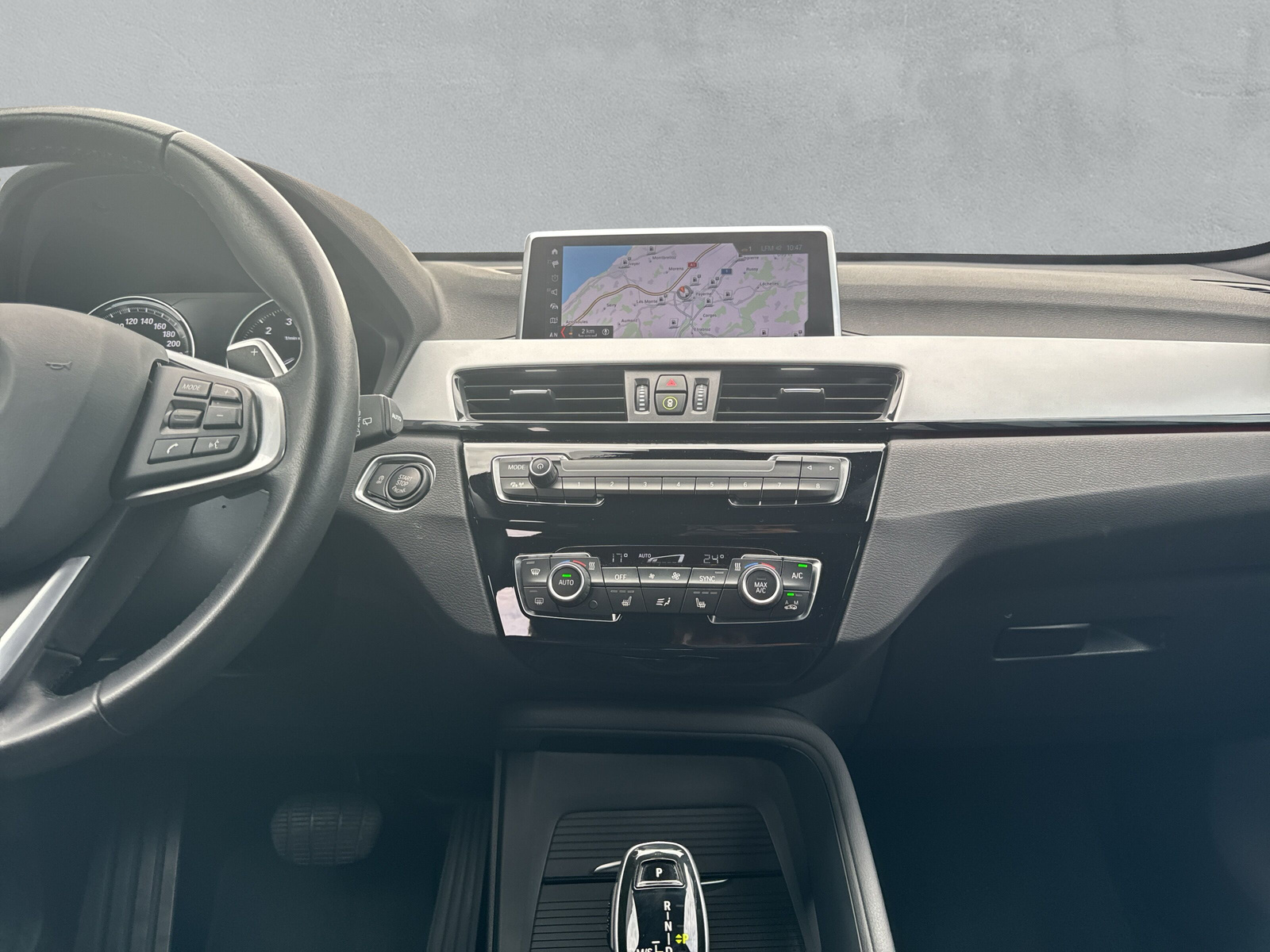BMW X1 xDrive 20i Steptronic-image-13