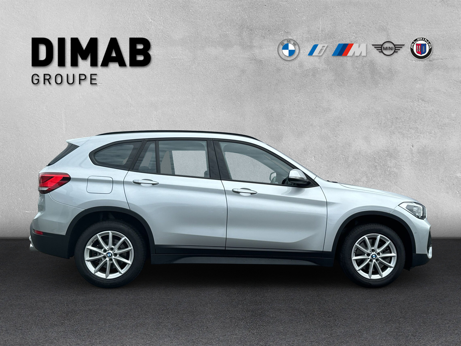 BMW X1 xDrive 20i Steptronic-image-5