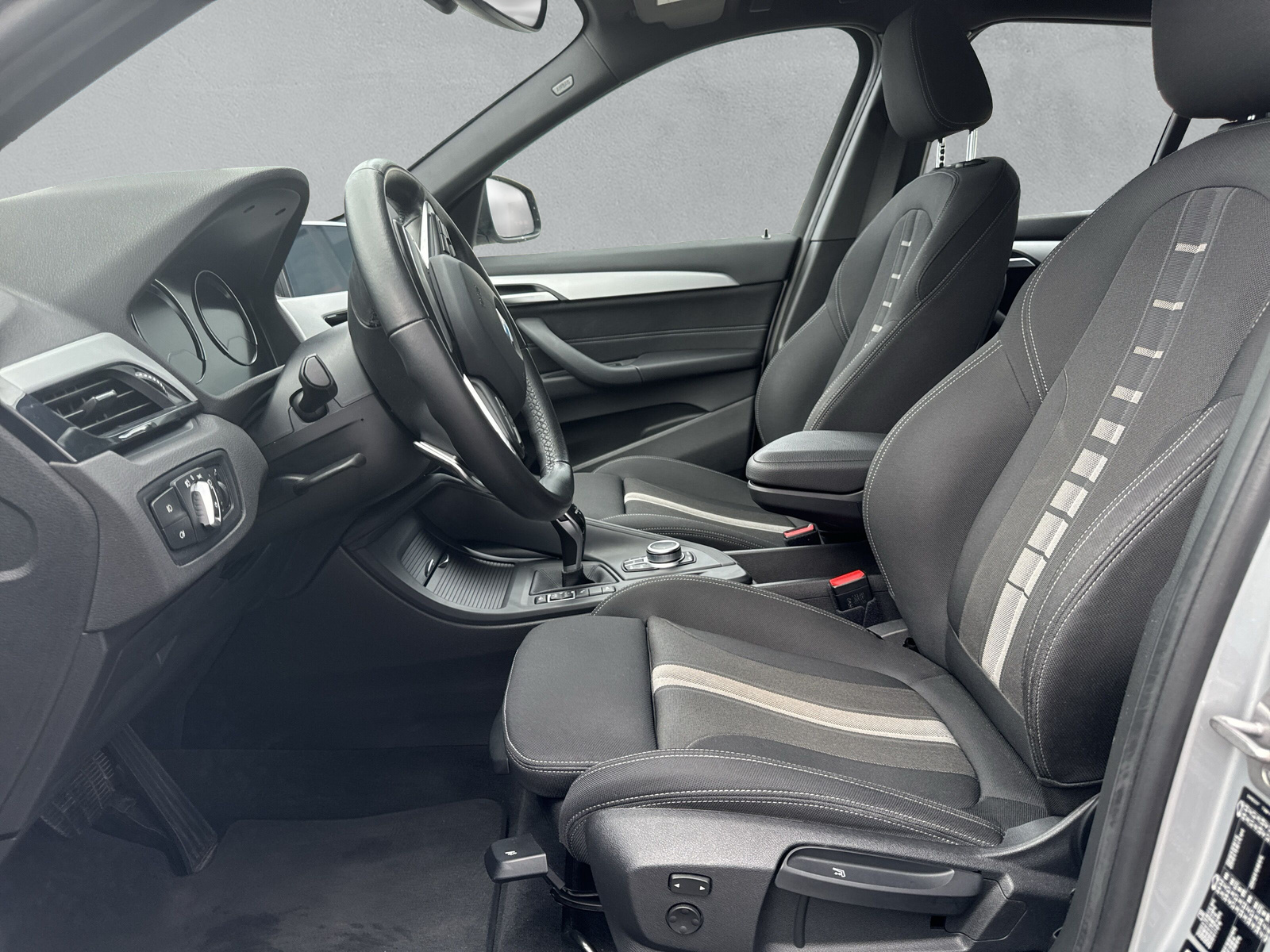 BMW X1 xDrive 20i Steptronic-image-10