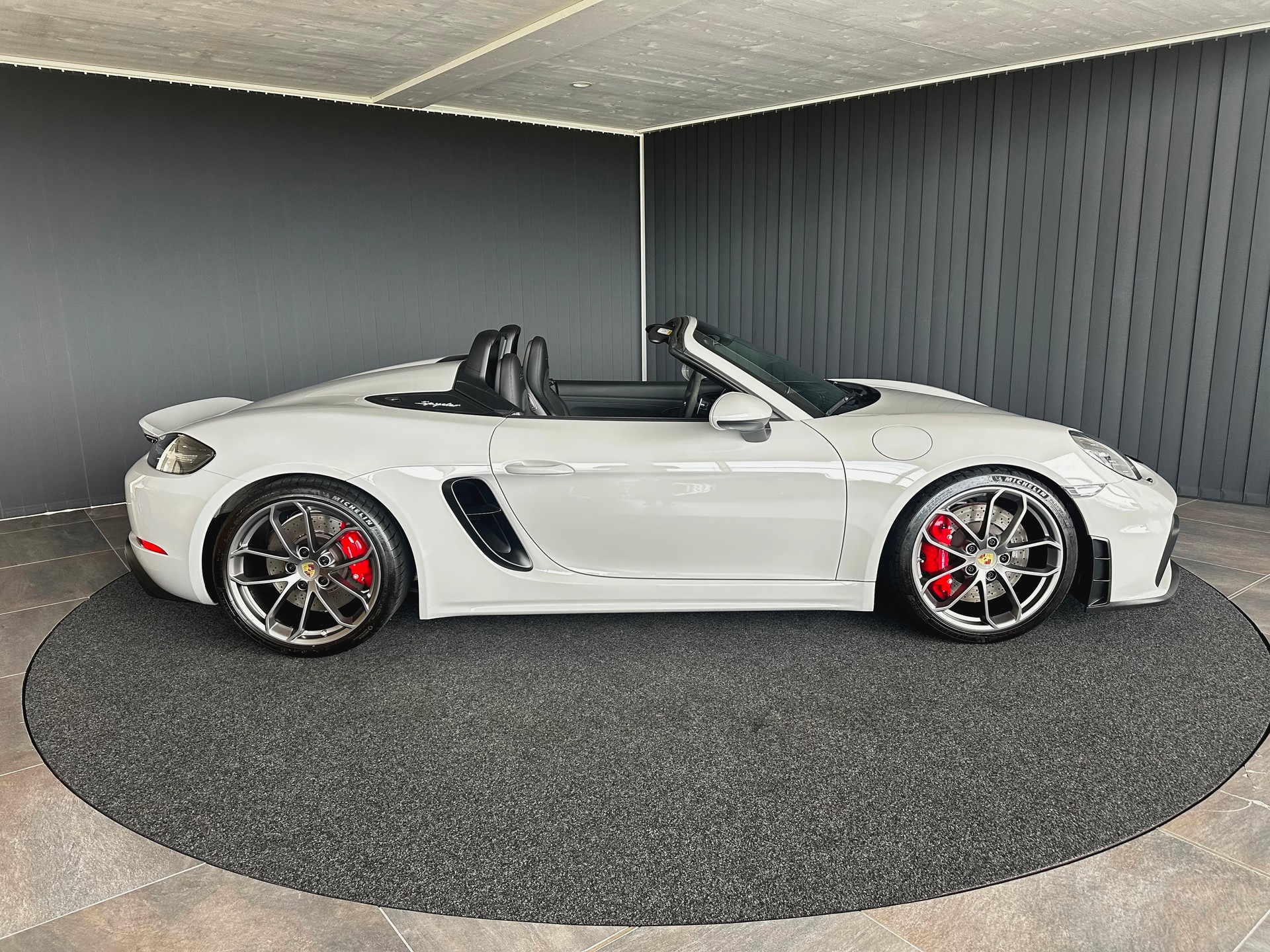 PORSCHE 718 Boxster Spyder PDK-showroom-element-3