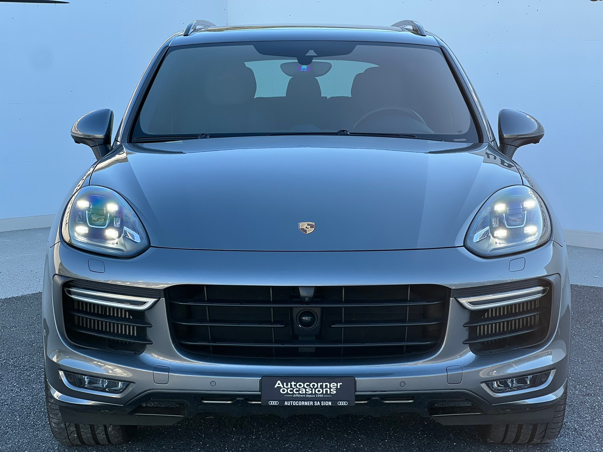 PORSCHE Cayenne GTS-showroom-element-3