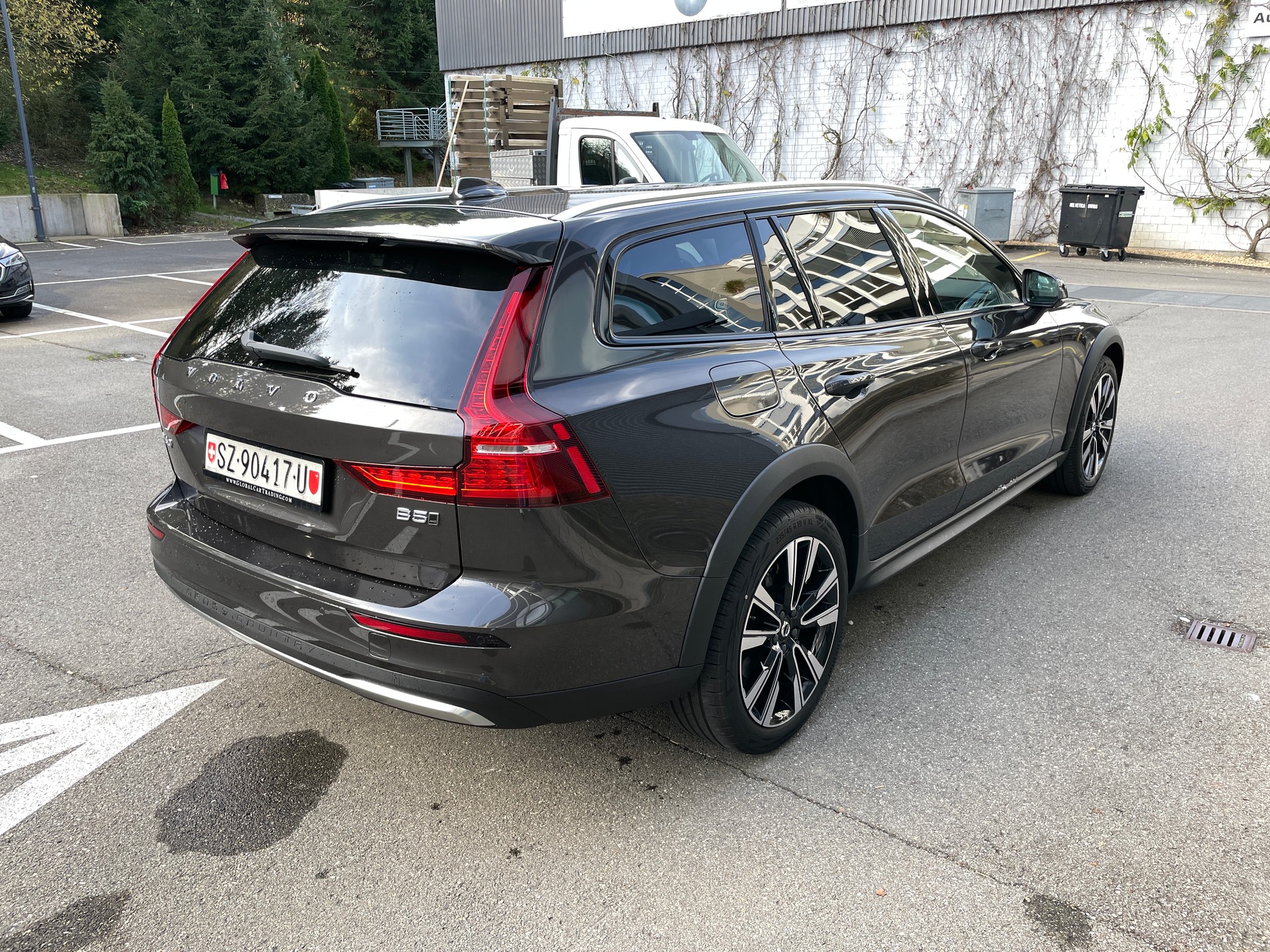 VOLVO V60 Cross Country B5 Mild Hybrid Plus AWD Geartronic-showroom-element-3