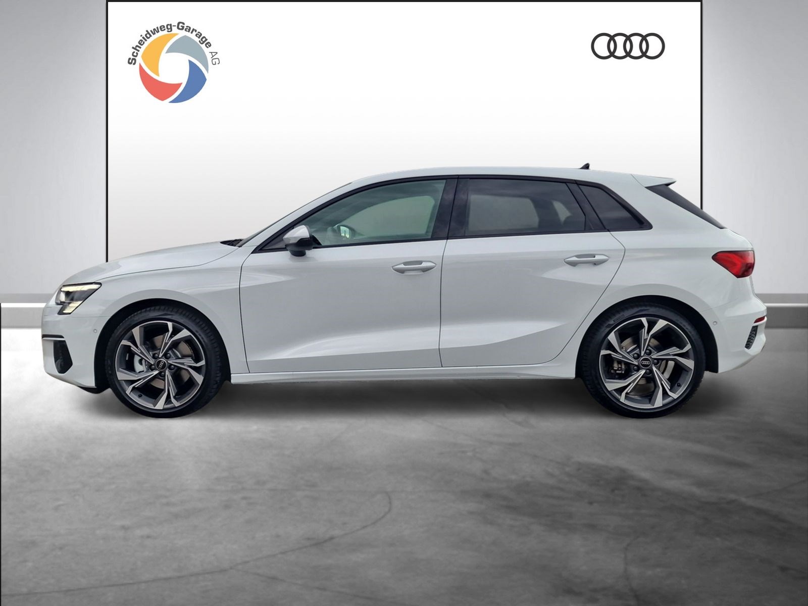 AUDI A3 Sportback 40 TFSI advanced quattro-showroom-element-2