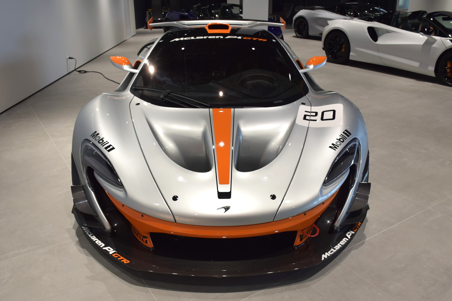 McLAREN P1™ GTR-showroom-element-2