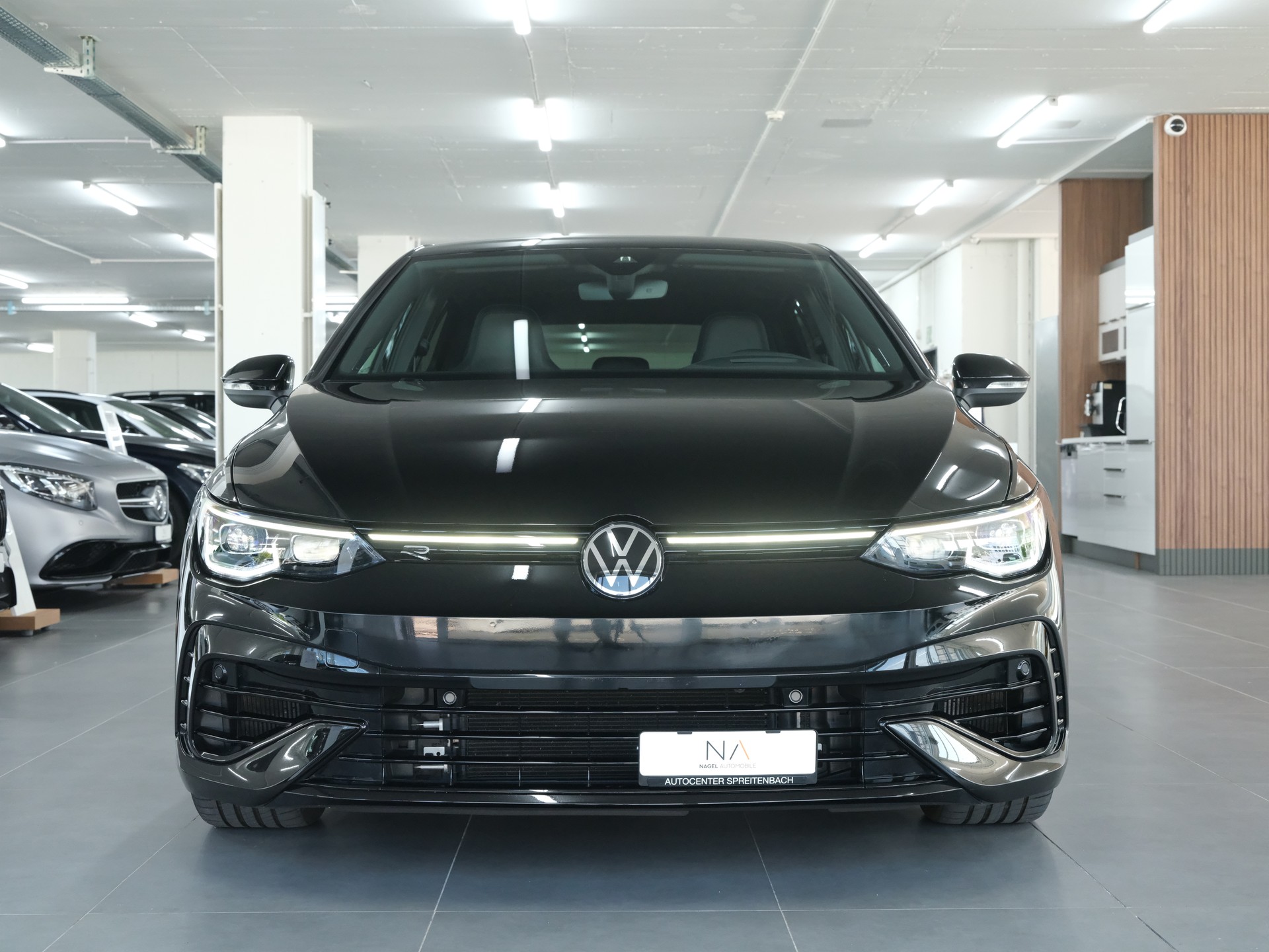VW Golf 2.0 TSI R DSG 4Motion R Performance-showroom-element-2