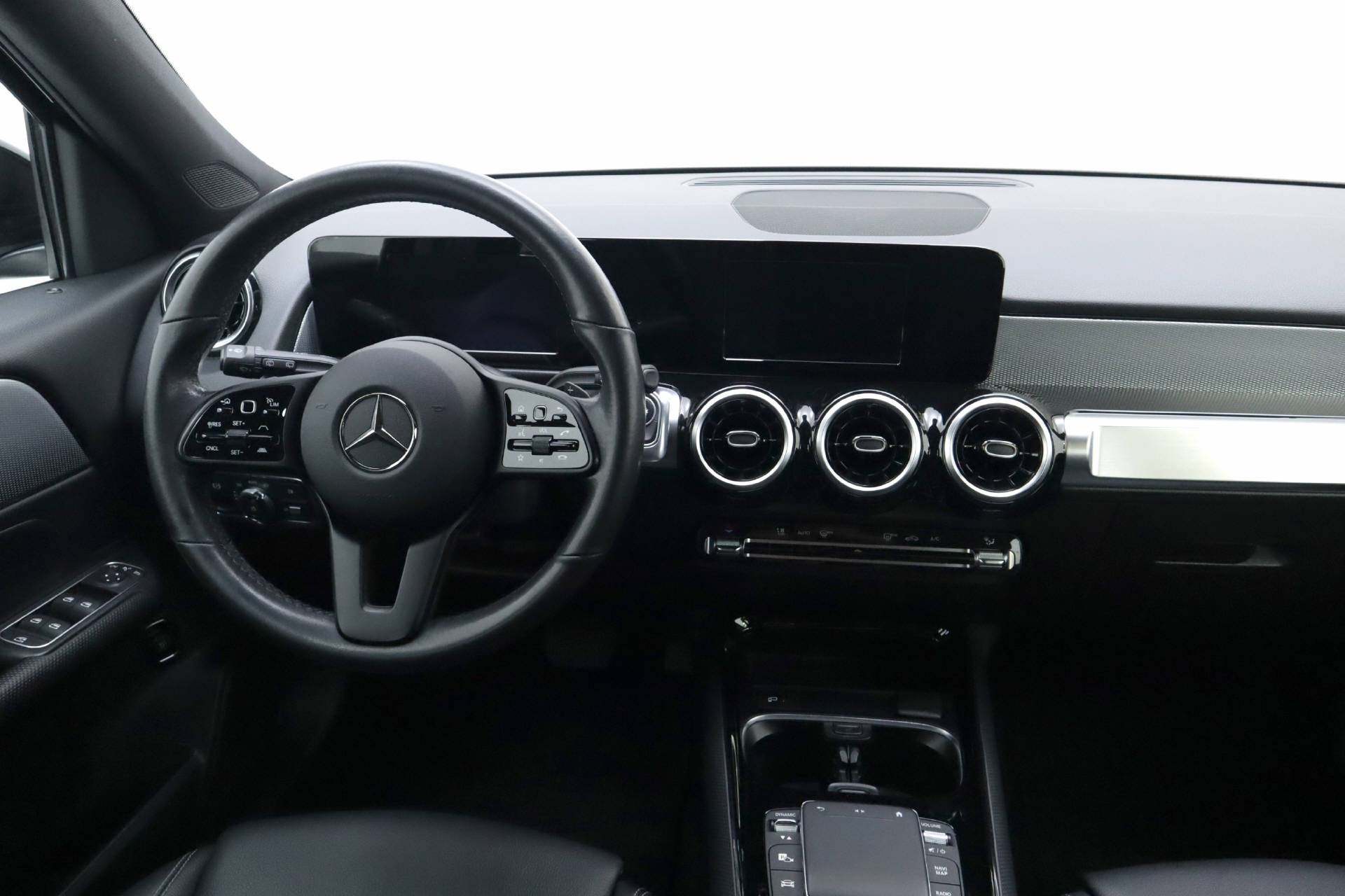 MERCEDES-BENZ GLB 200 Style-image-5