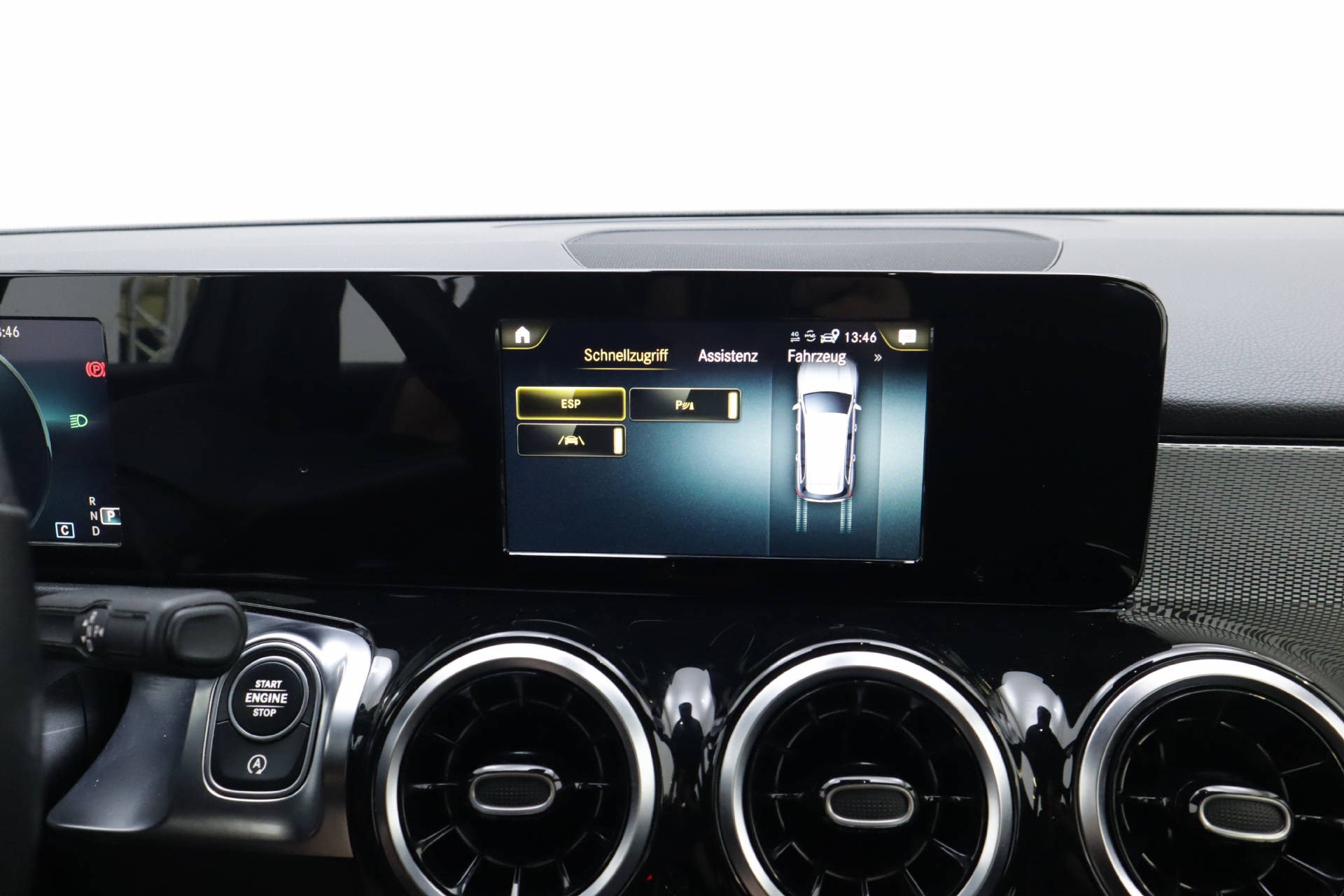 MERCEDES-BENZ GLB 200 Style-image-9