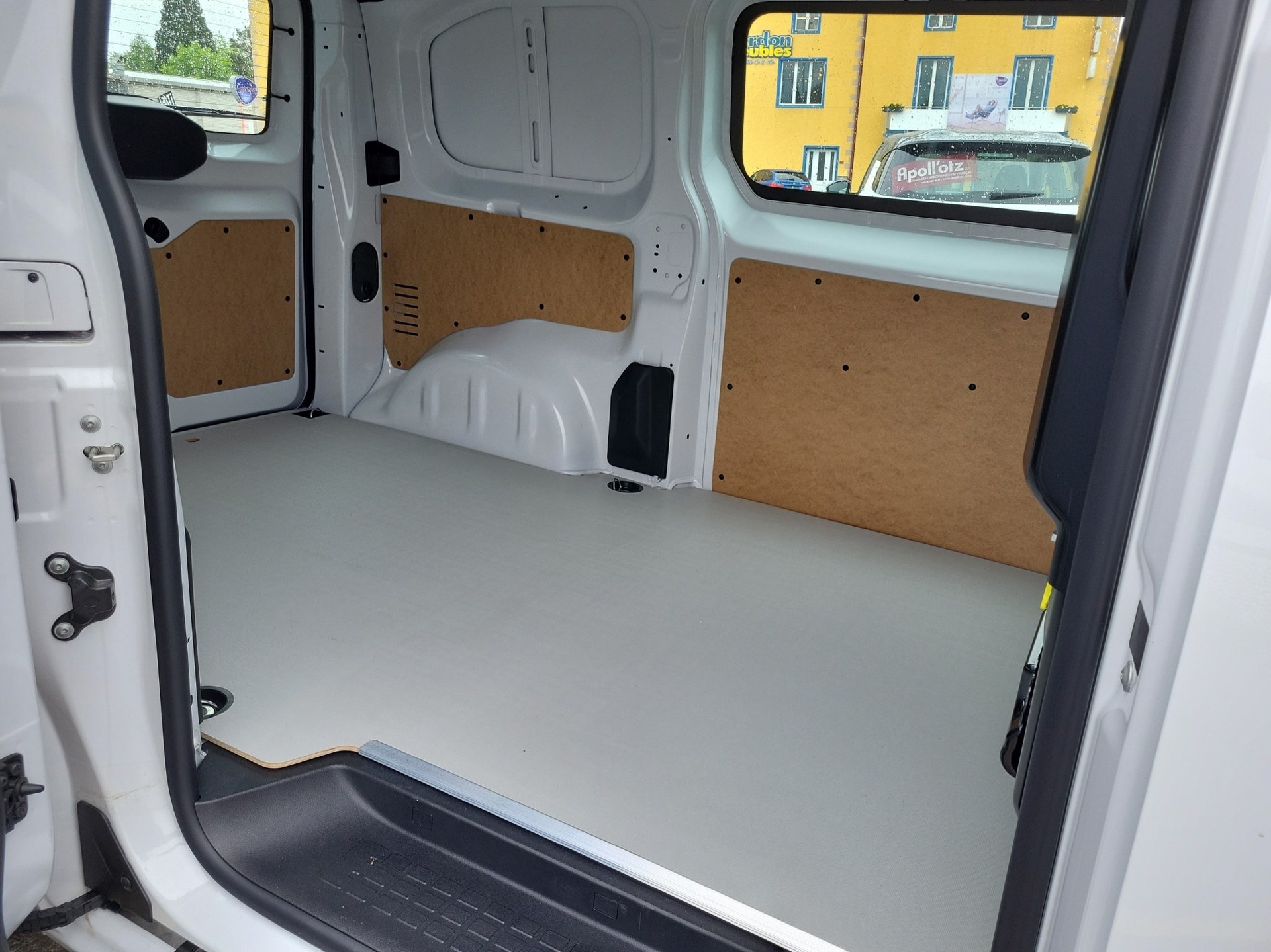 CITROEN JUMPY 1.5BlueHDi 120M Swi Fourgon-image-6