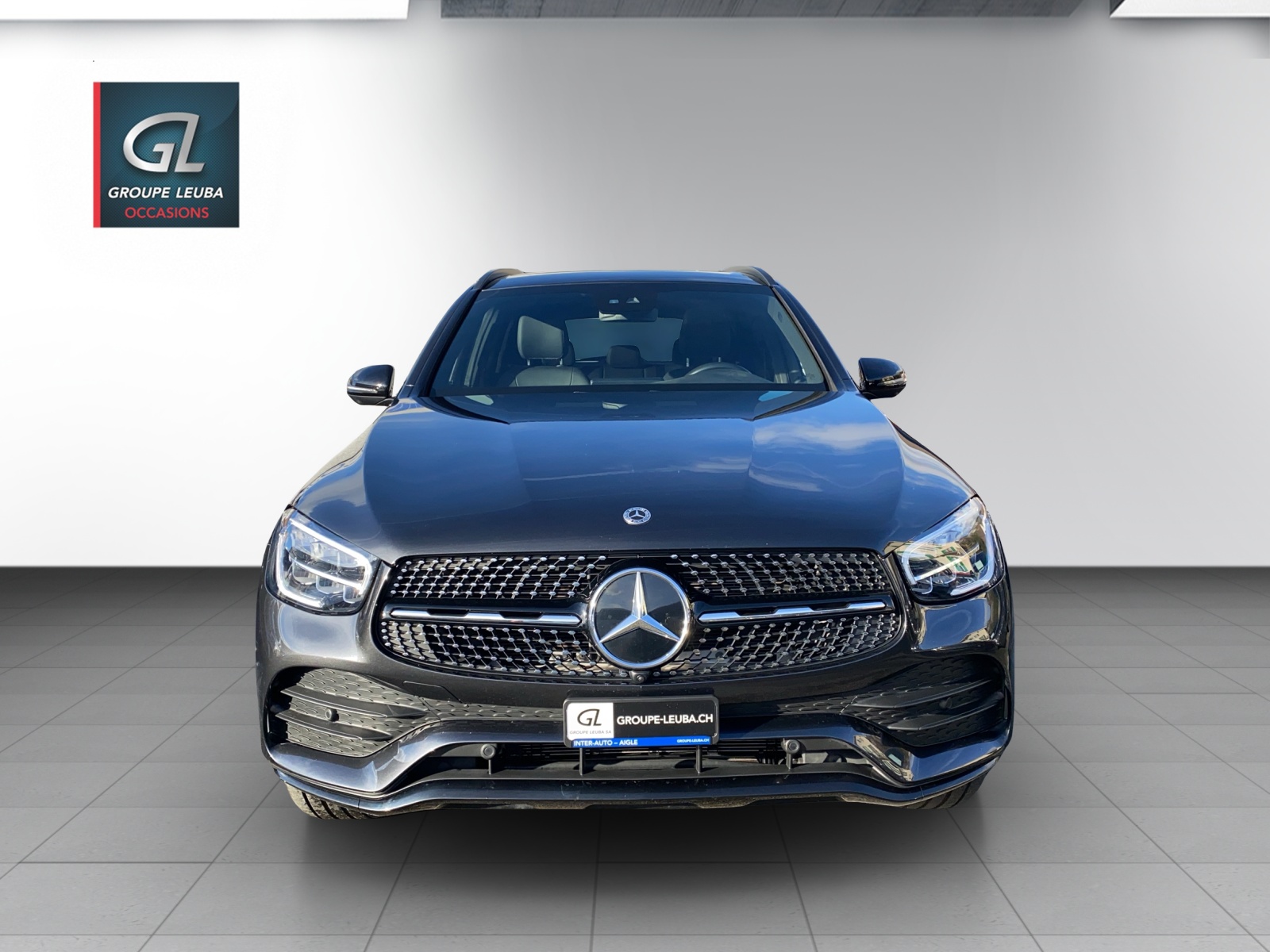 MERCEDES-BENZ GLC 300 e AMG Line 4Matic-showroom-element-1