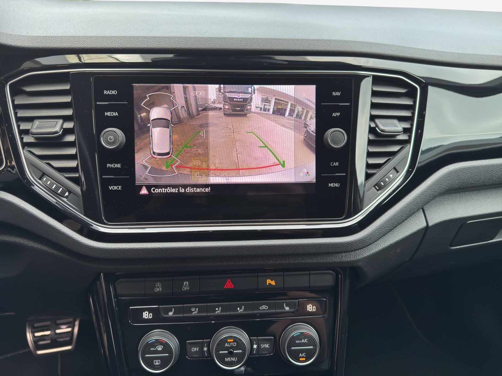 VW T-Roc 2.0 TSI R DSG 4Motion-image-14