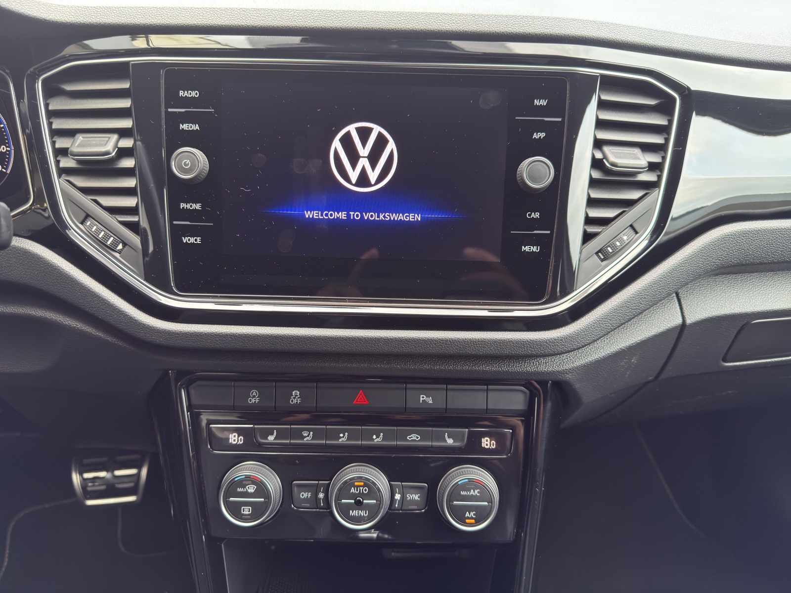 VW T-Roc 2.0 TSI R DSG 4Motion-image-10