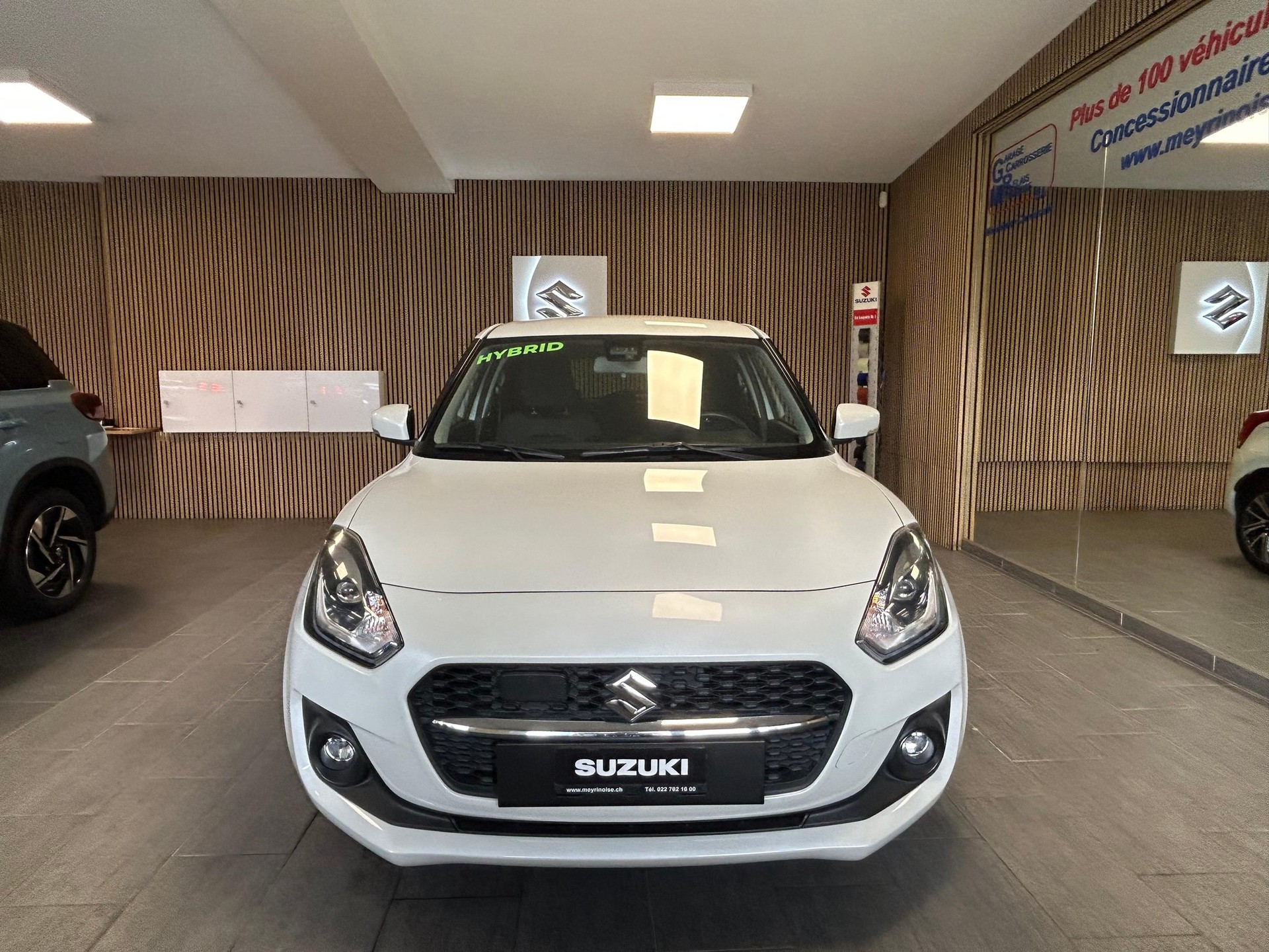 SUZUKI Swift 1.2 Generation Top Hybrid-showroom-element-3