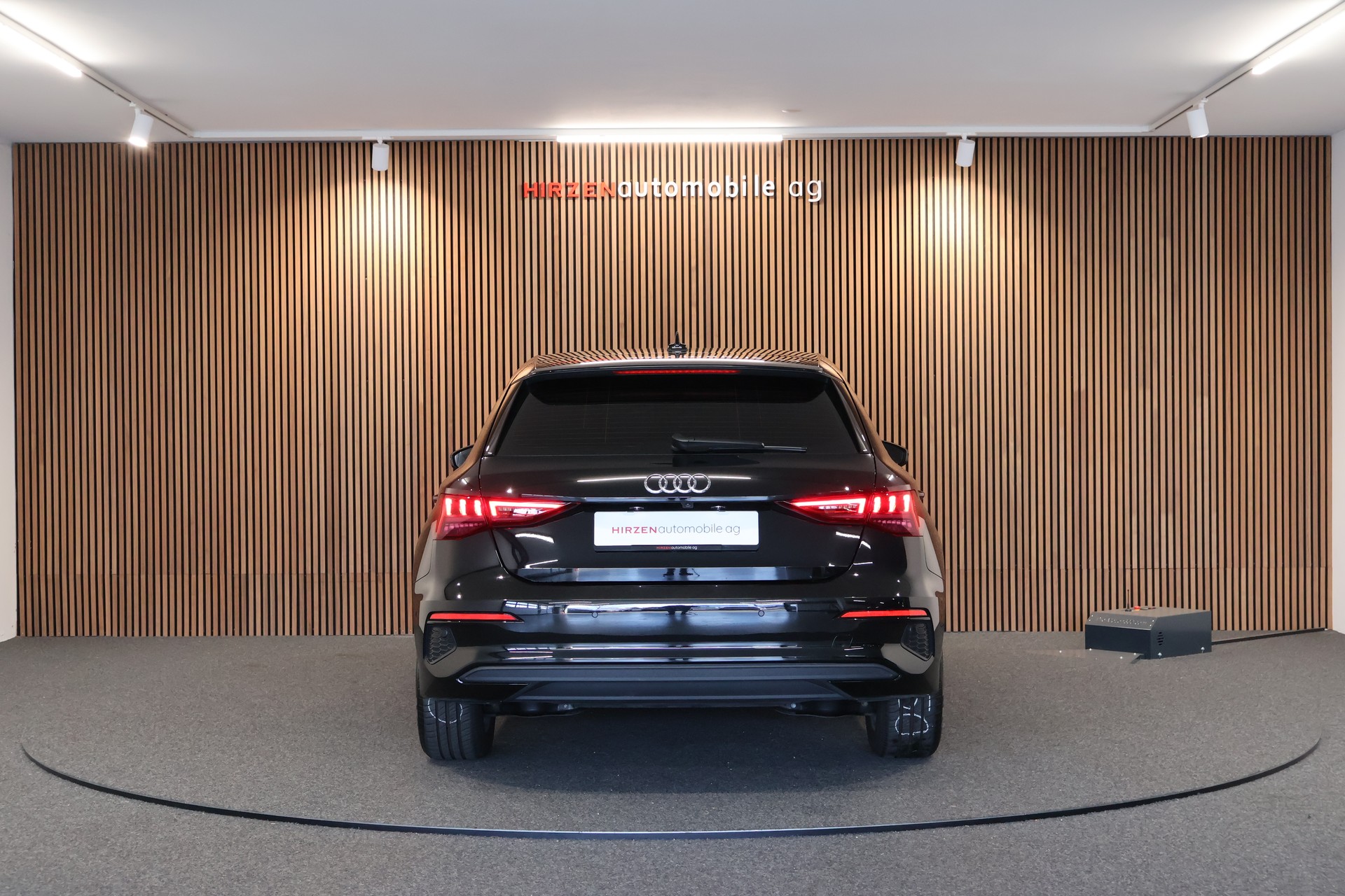 AUDI A3 Sportback 35 TFSI Attraction-showroom-element-3