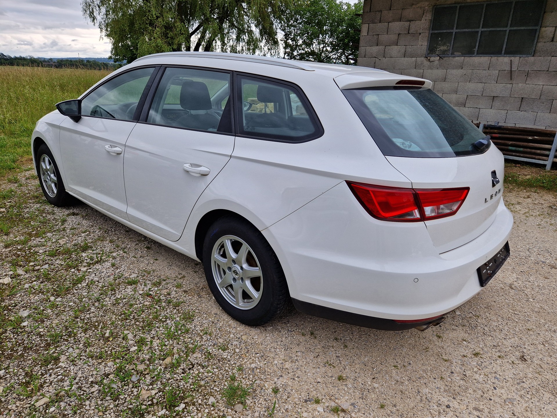 SEAT LEON ST 1.6 TDI STYLE 4DRIVE-showroom-element-3