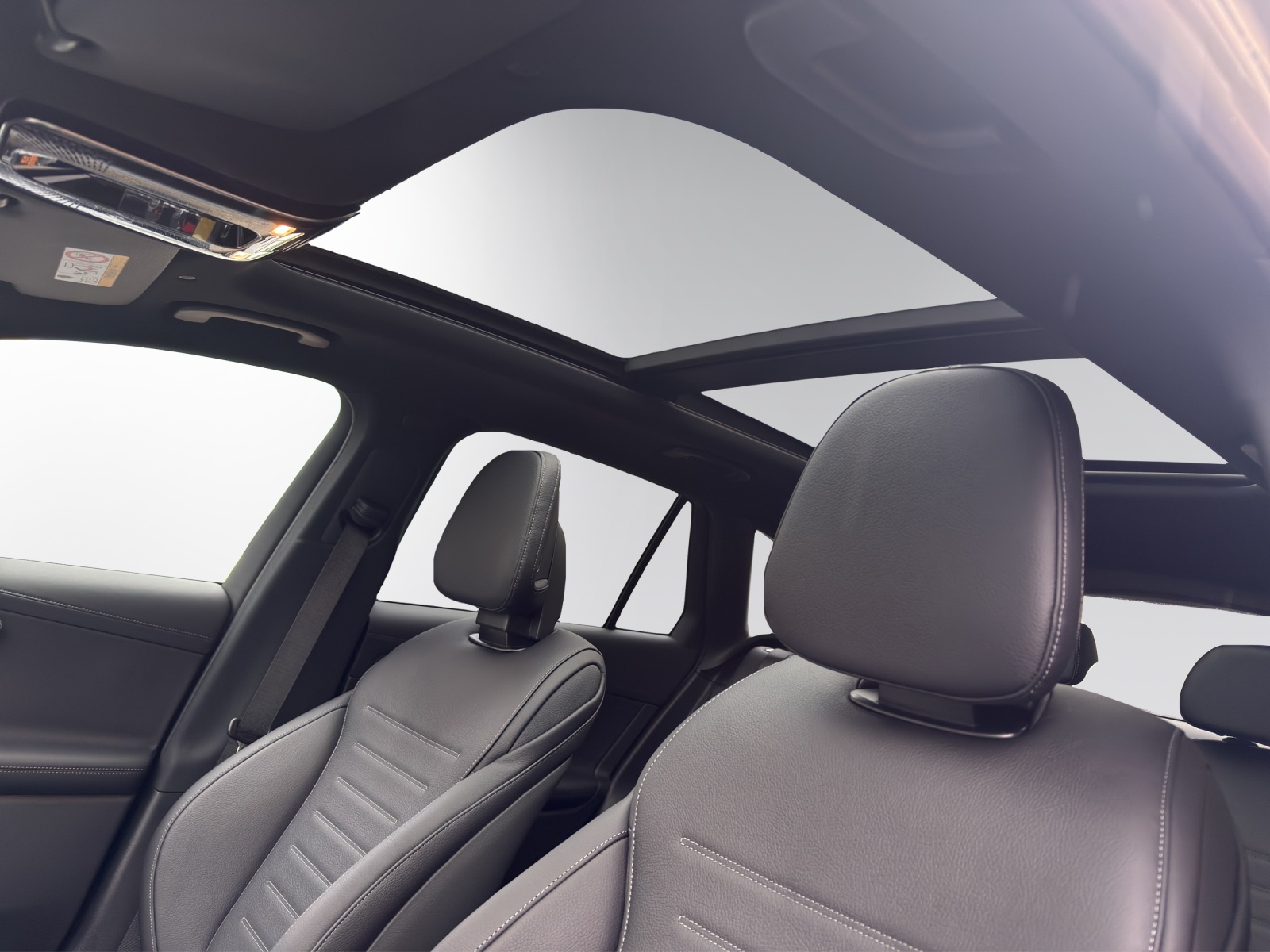 Image MERCEDES-BENZ GLC-300 GLC 300 e 4Matic EQ Star 9G-Tronic