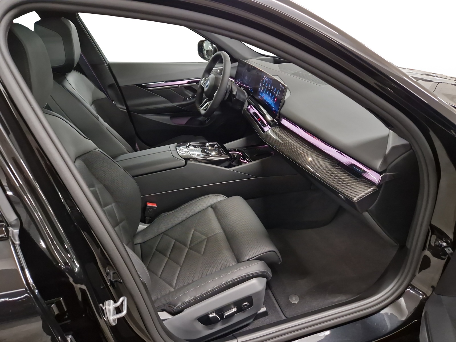 BMW 550e xDrive M Sport Pro Steptronic-showroom-element-2