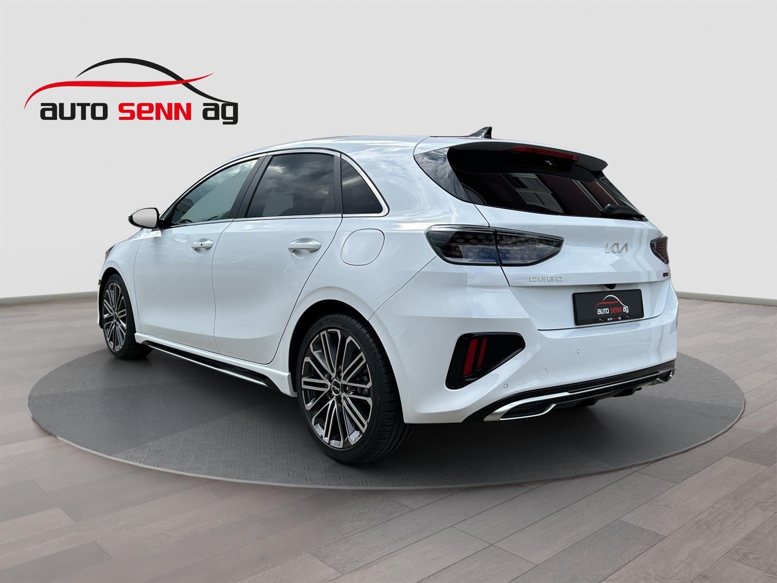 KIA Ceed 1.5 T-GDi GT-Line Edition-showroom-element-2