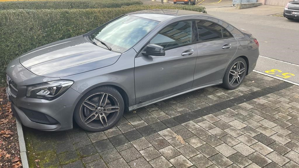 MERCEDES-BENZ  CLA 220 Coupé