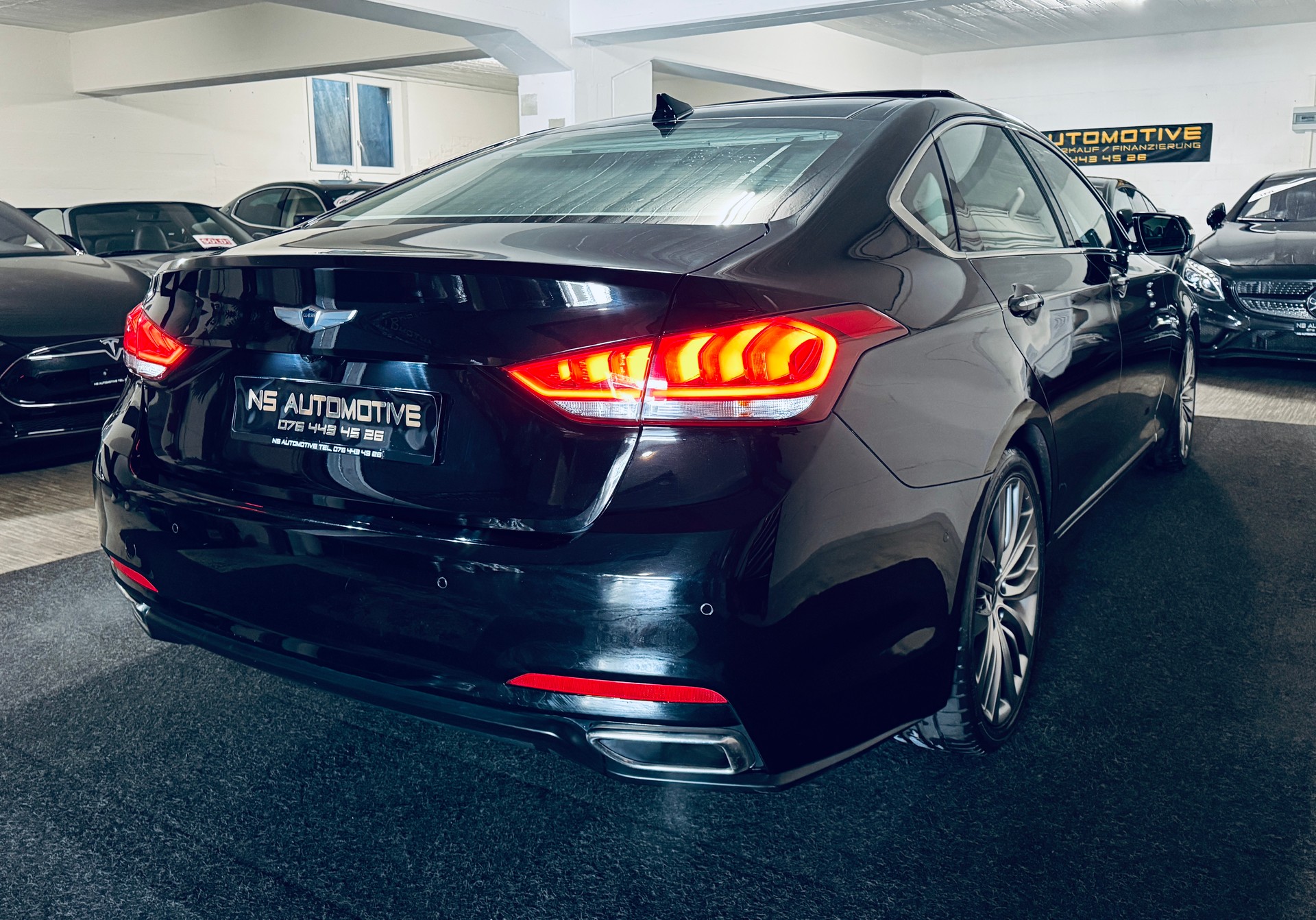 HYUNDAI Genesis Limousine 3.8 V6 Automatic 4WD-showroom-element-3