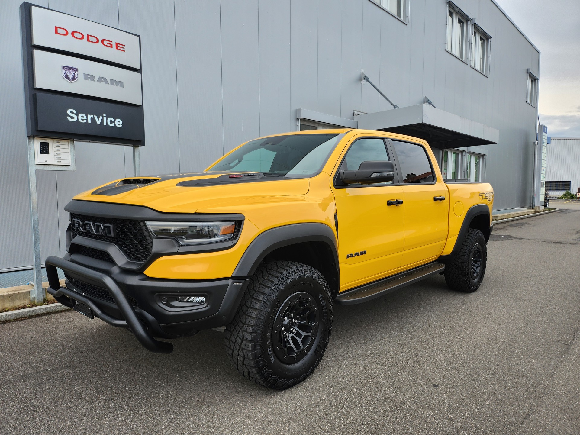 DODGE Ram 1500 6.2 4x4 Crew Cab TRX Havoc Edition-showroom-element-1