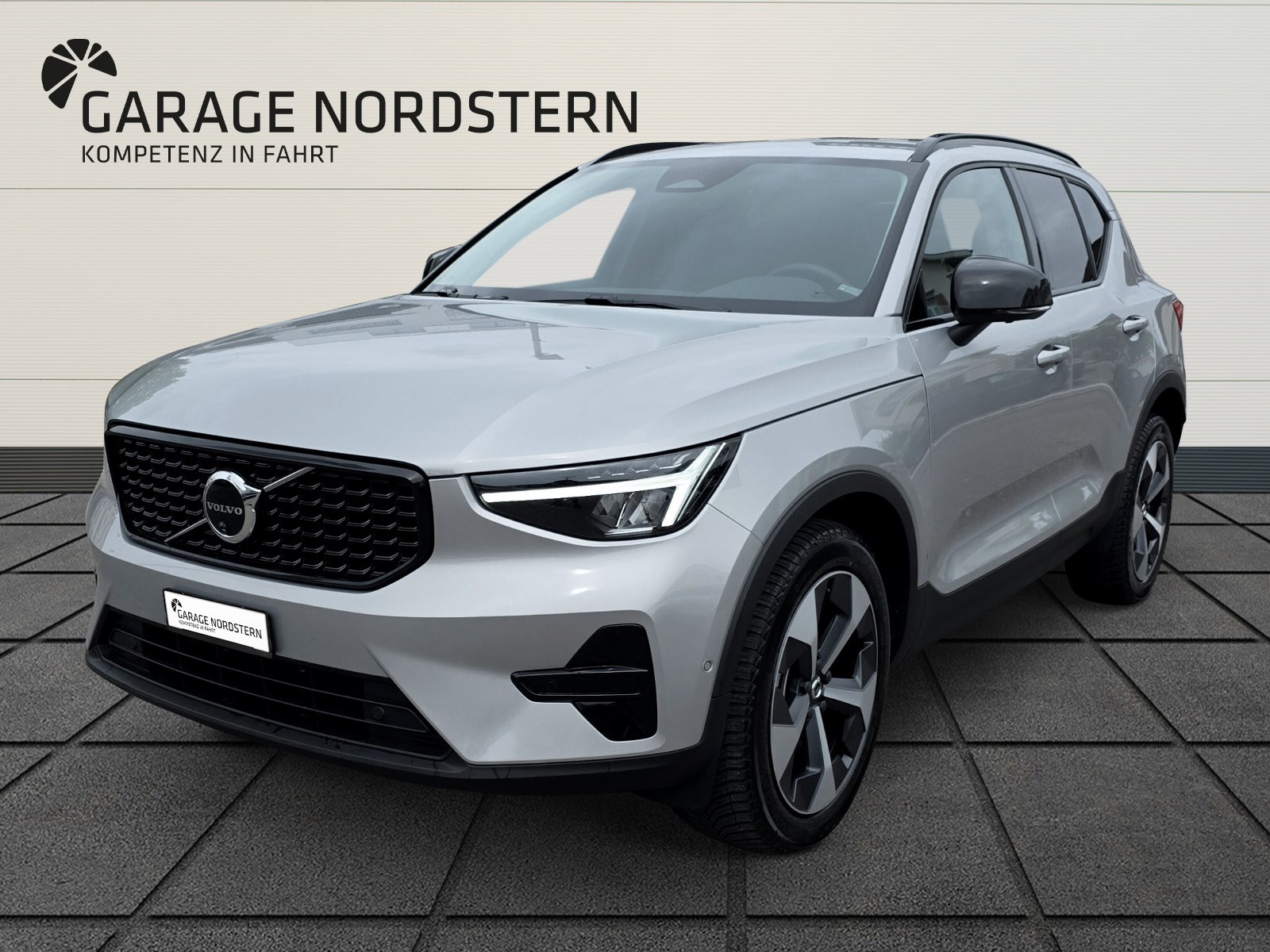 VOLVO XC40 2.0 B4 MH Plus Dark