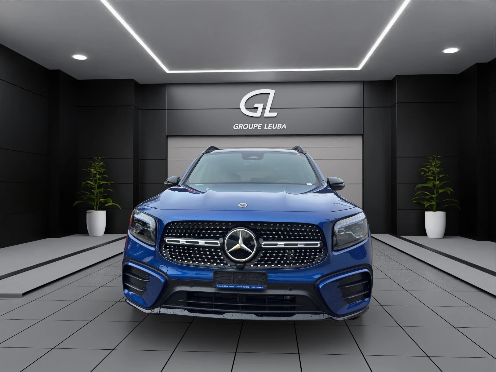 MERCEDES-BENZ GLB 250 4Matic 8G-Tronic-showroom-element-1