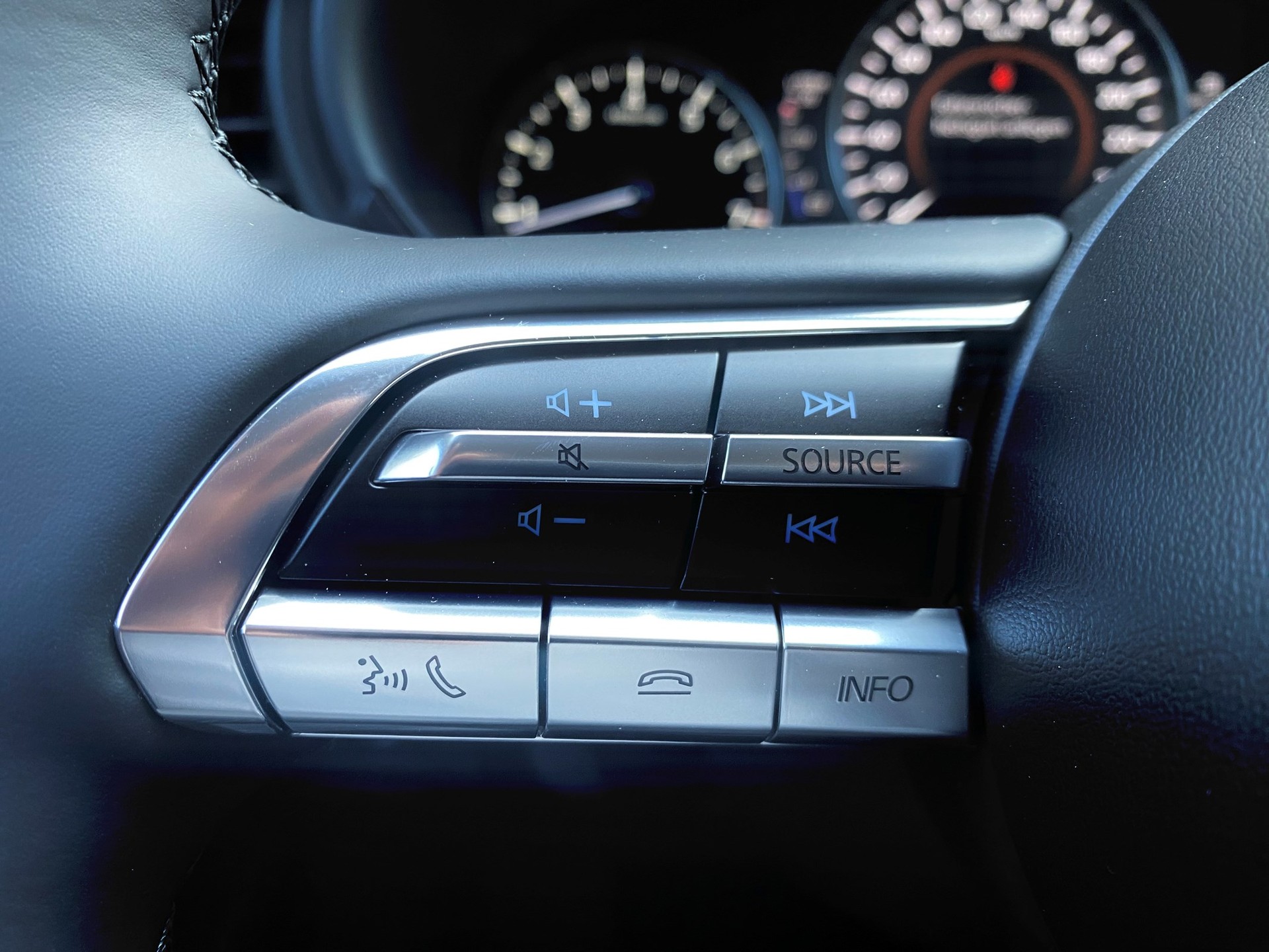 MAZDA CX-30 SKYACTIV-X 186 M Hybrid AWD Revolution Automat-image-23