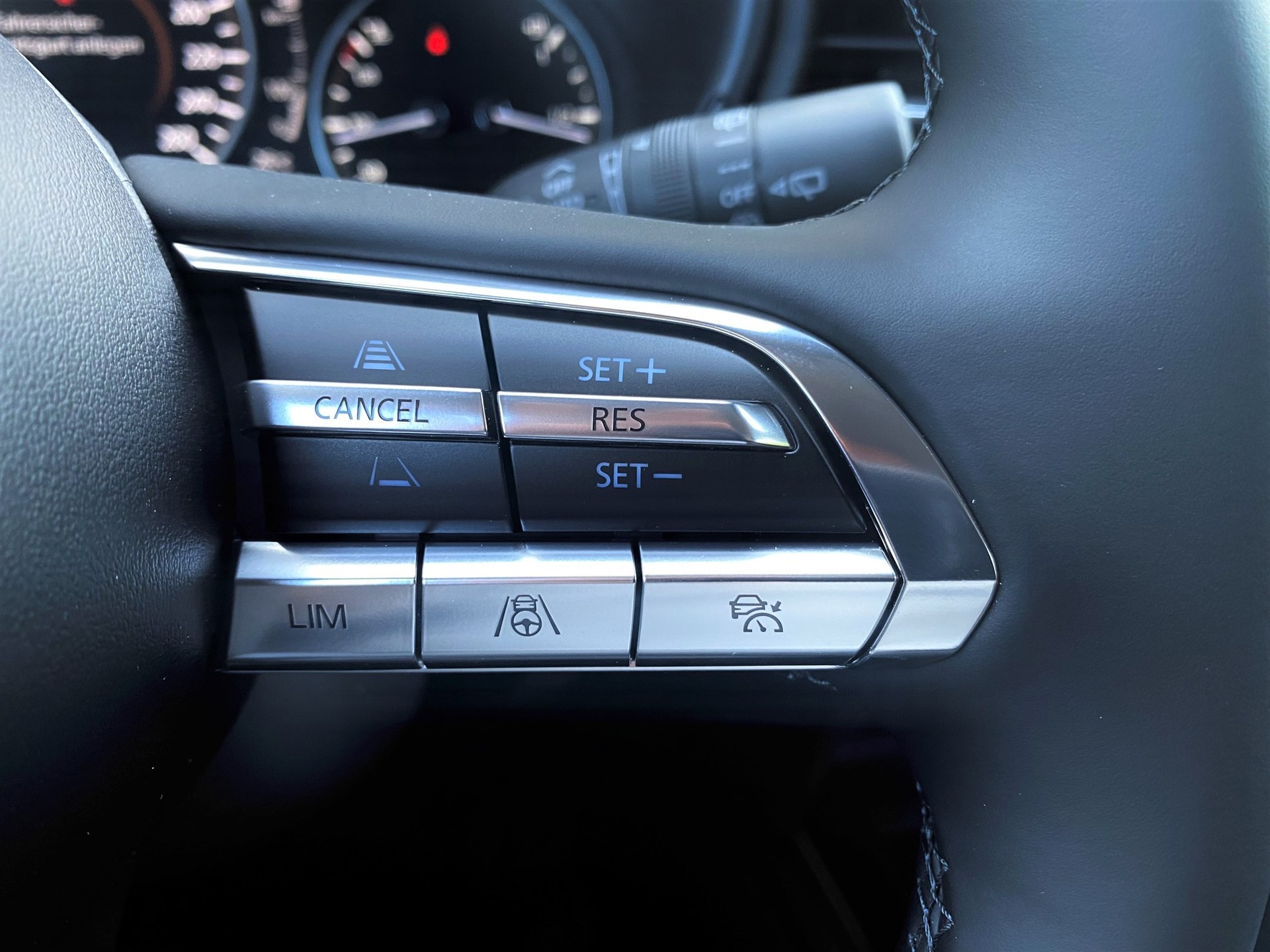 MAZDA CX-30 SKYACTIV-X 186 M Hybrid AWD Revolution Automat-image-24