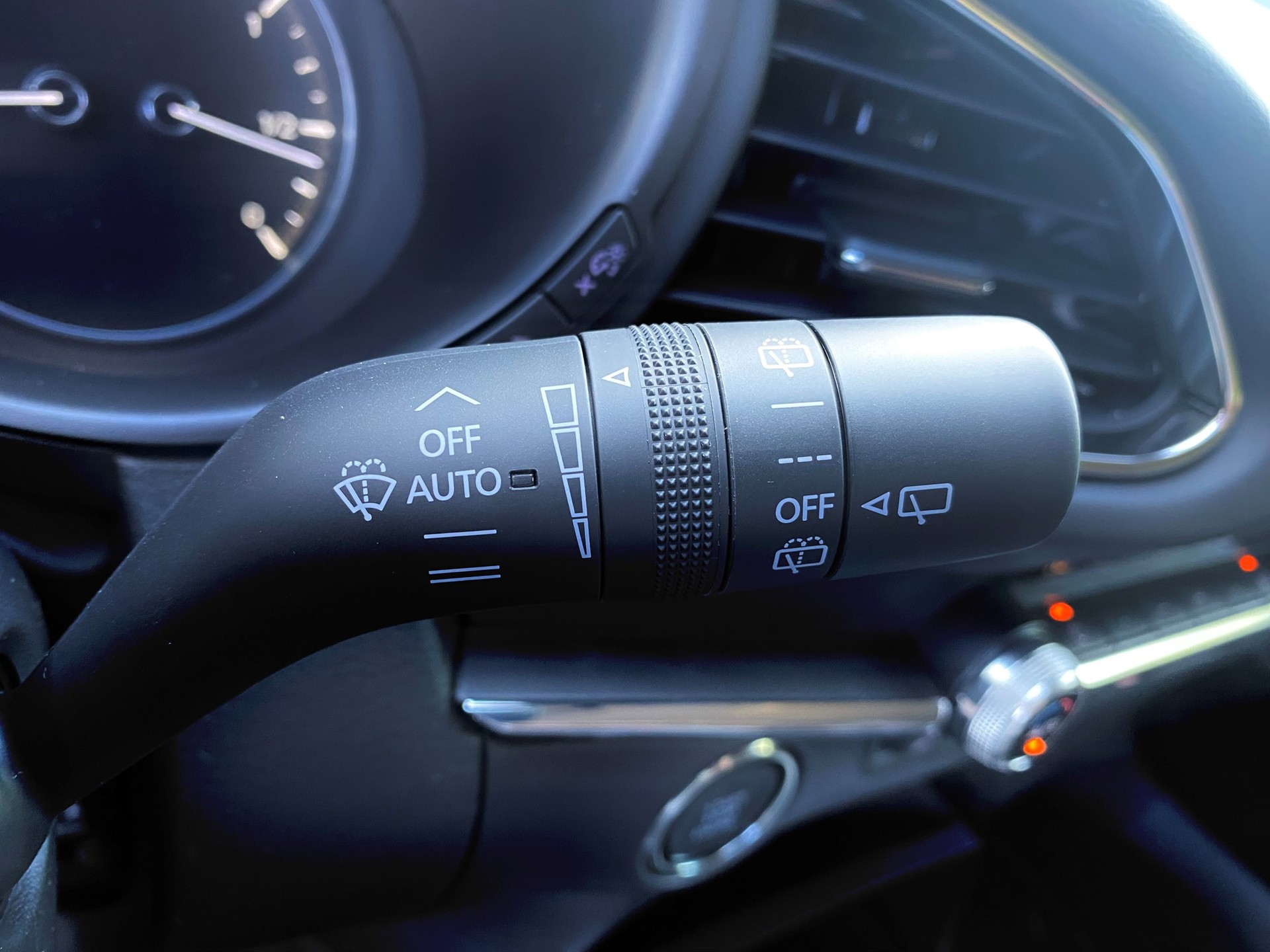 MAZDA CX-30 SKYACTIV-X 186 M Hybrid AWD Revolution Automat-image-8