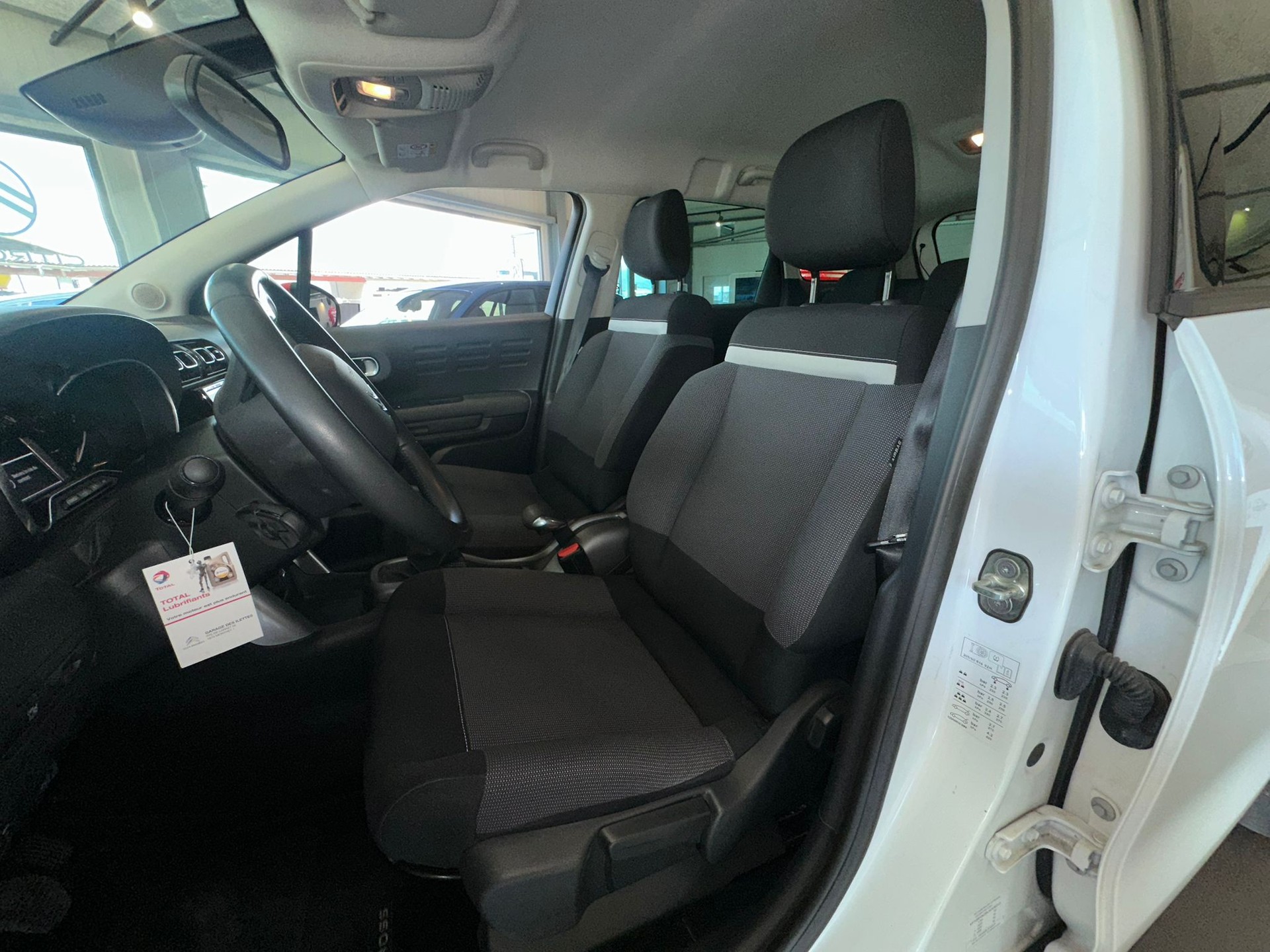 CITROEN C3 Aircross 1.2i PureTech Shine-showroom-element-3