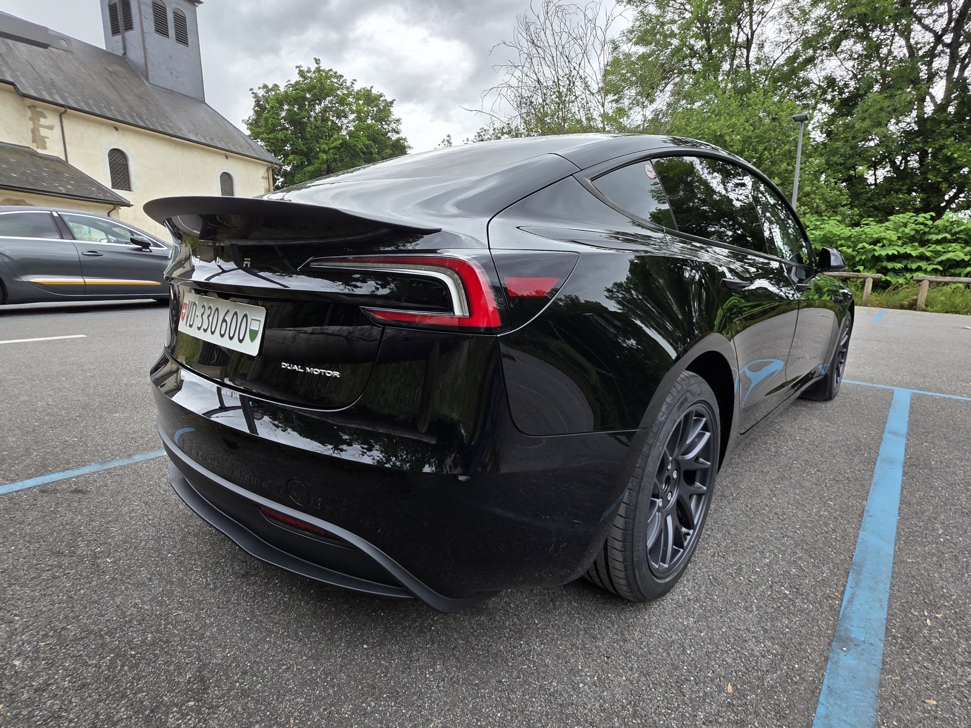 TESLA Model 3 Long Range Dual Motor AWD-image-2