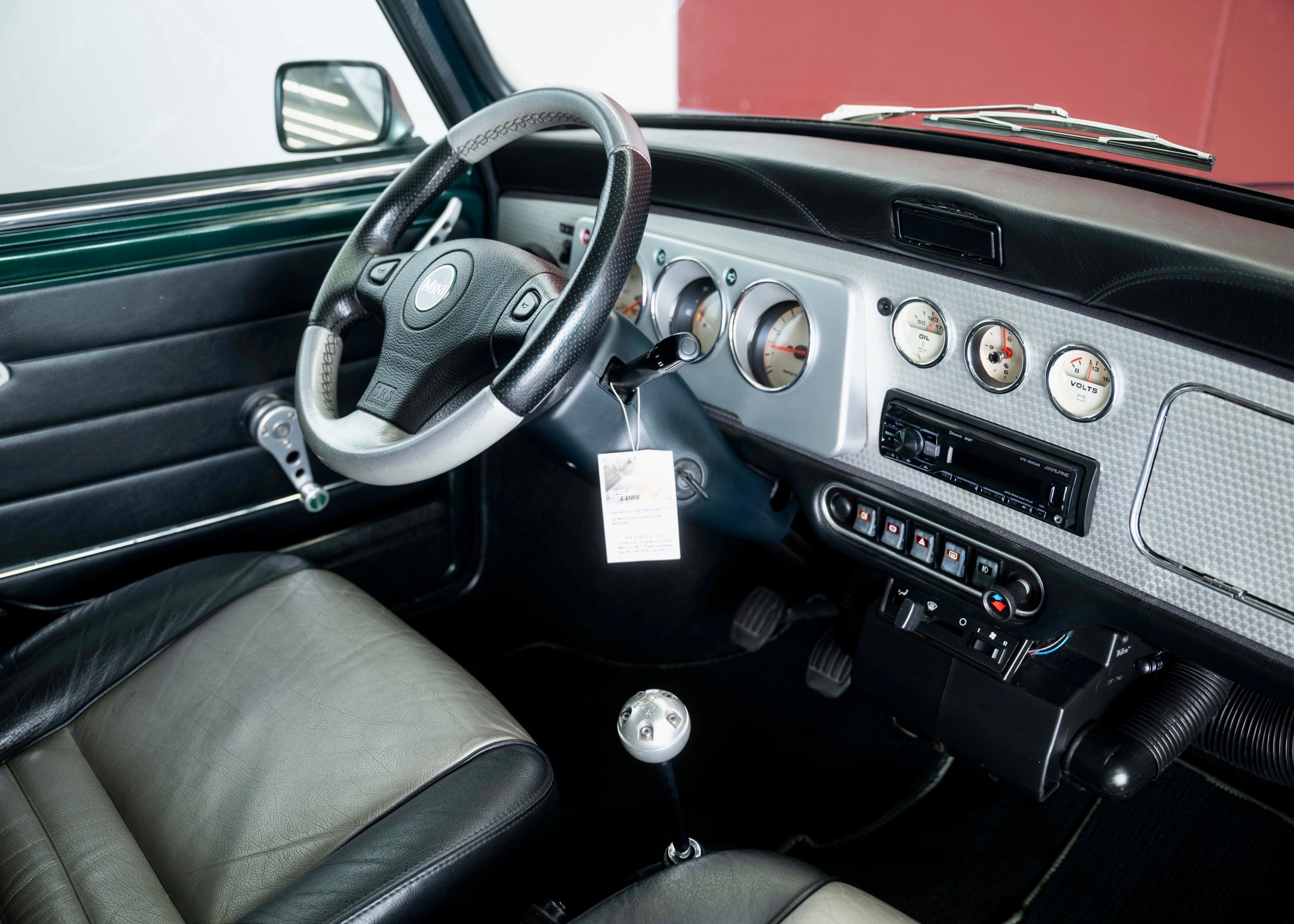 Image MINI MINI 1.3i Cooper Sport (100% original, Limited Edition, 1 of 704)