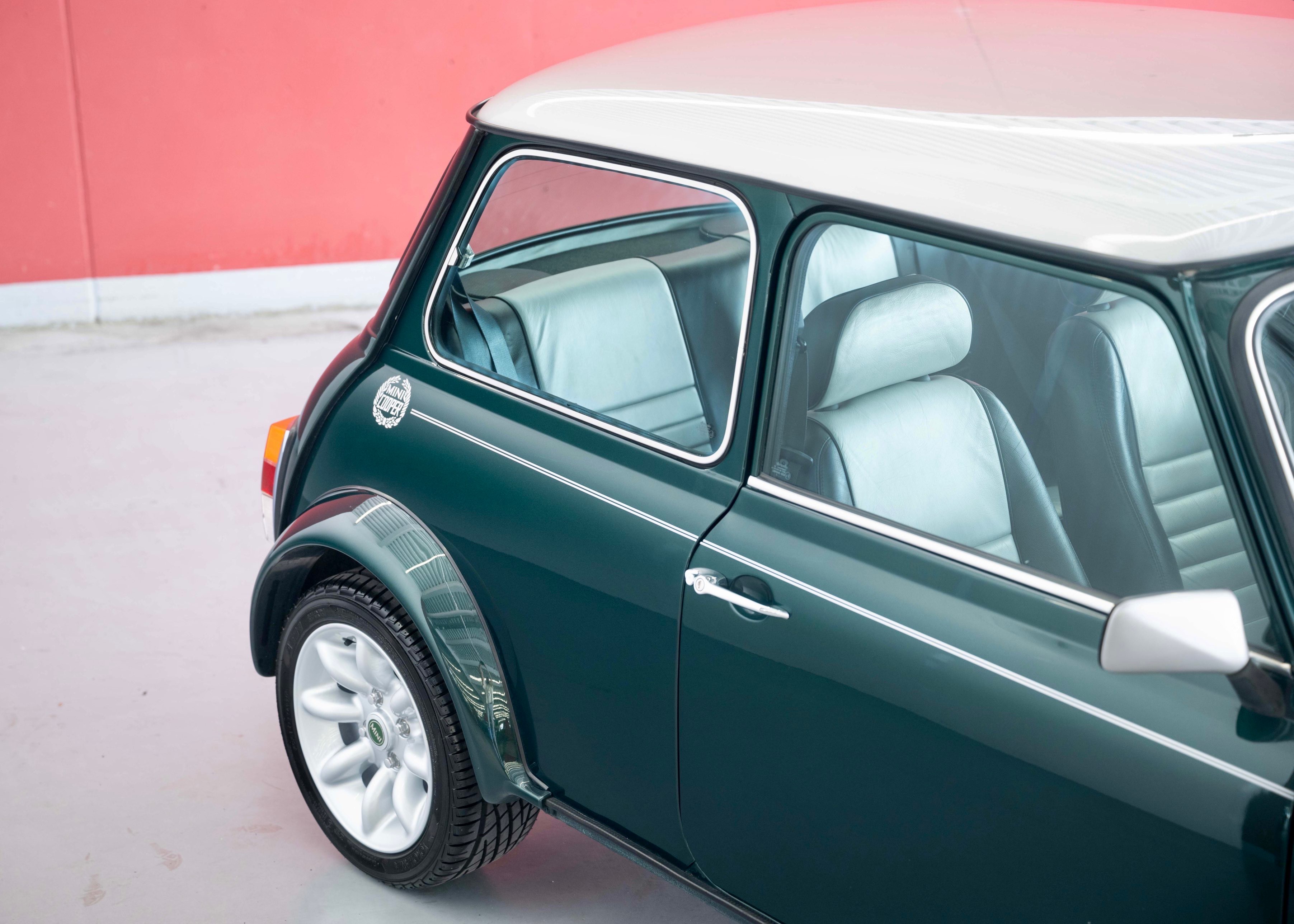 Image MINI MINI 1.3i Cooper Sport (100% original, Limited Edition, 1 of 704)