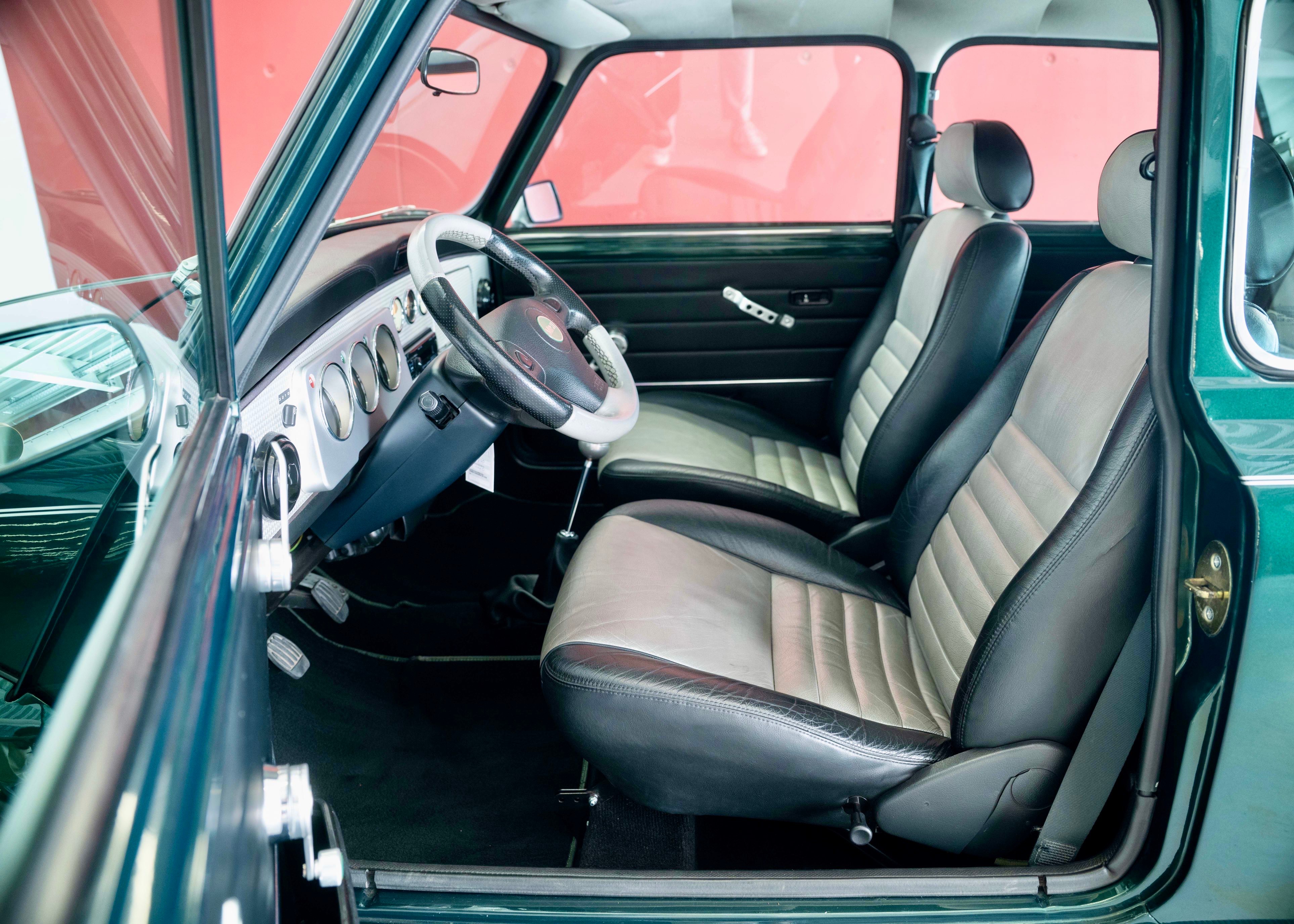 Image MINI MINI 1.3i Cooper Sport (100% original, Limited Edition, 1 of 704)