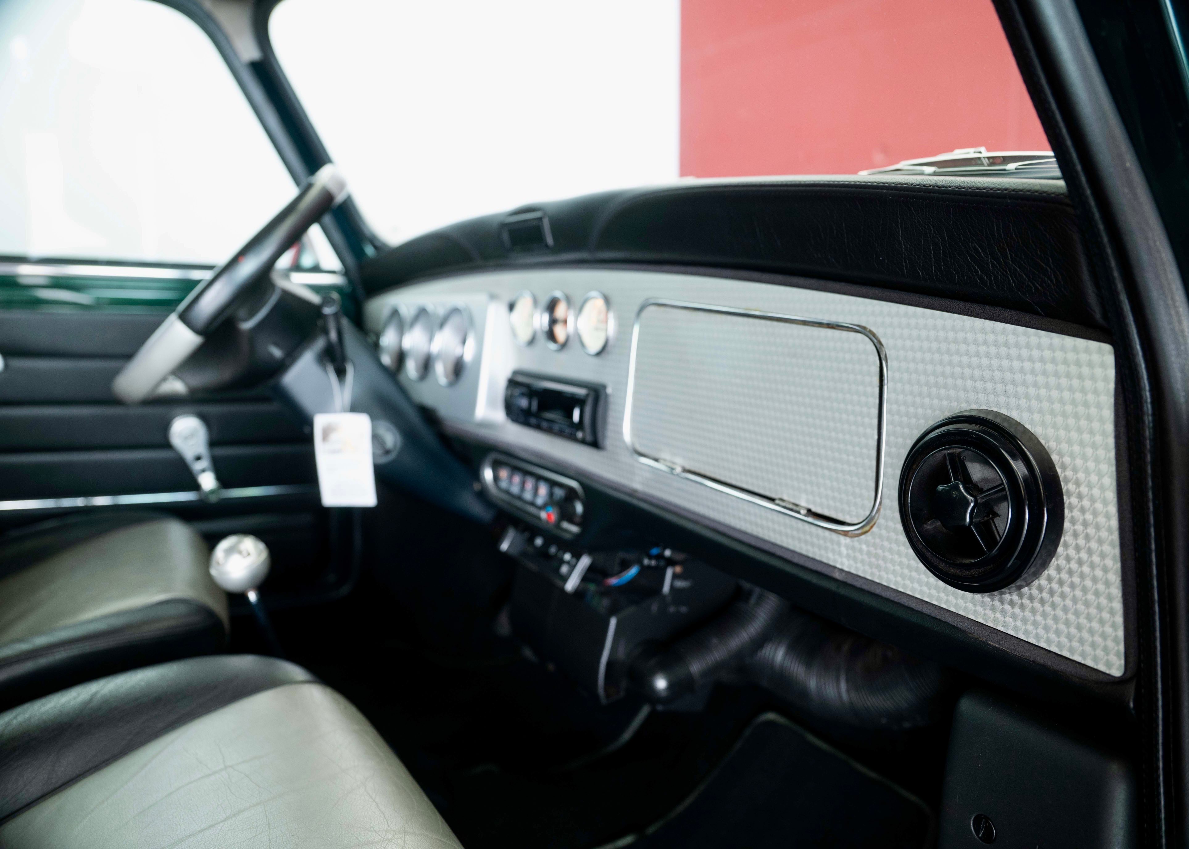 Image MINI MINI 1.3i Cooper Sport (100% original, Limited Edition, 1 of 704)