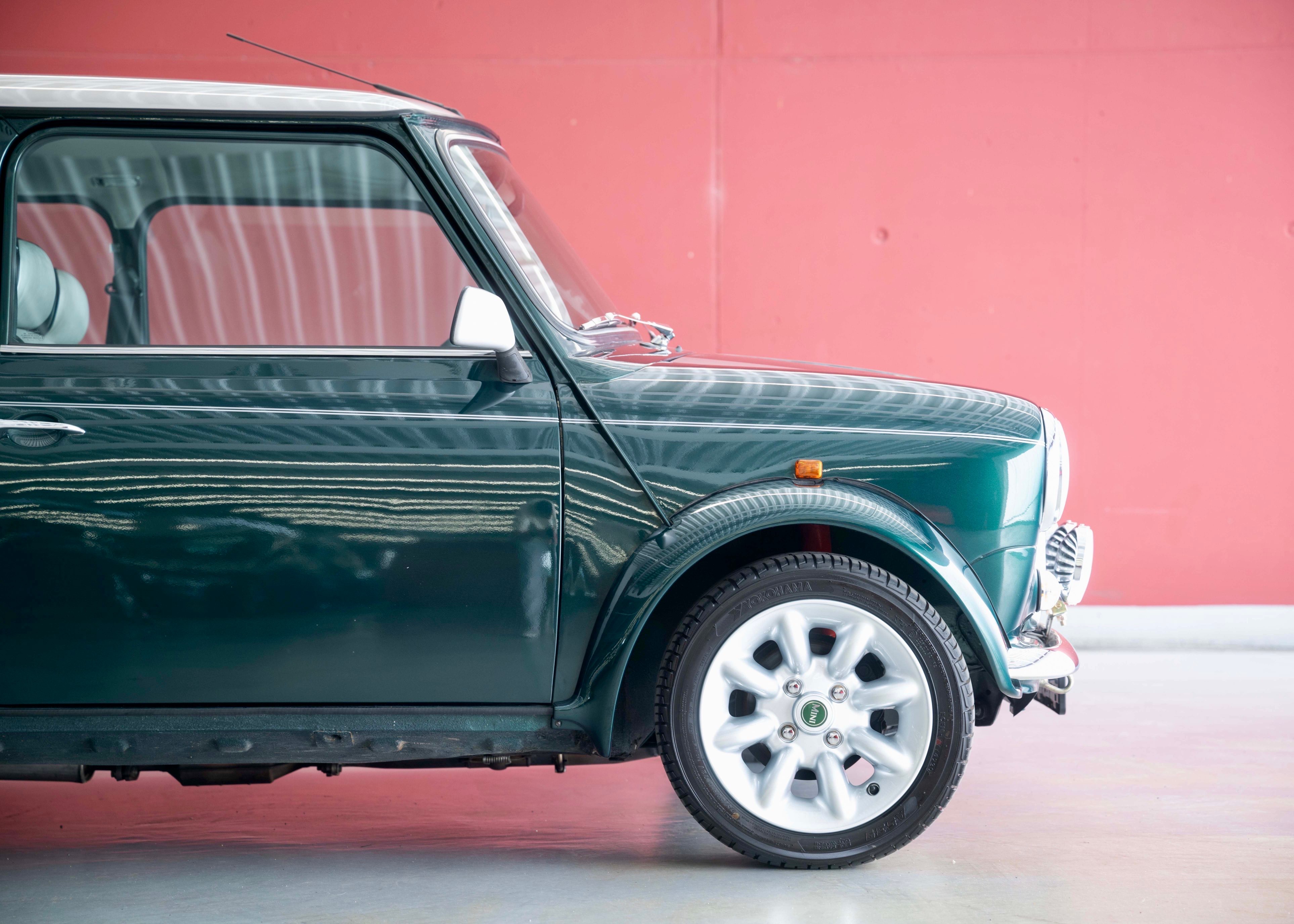 Image MINI MINI 1.3i Cooper Sport (100% original, Limited Edition, 1 of 704)