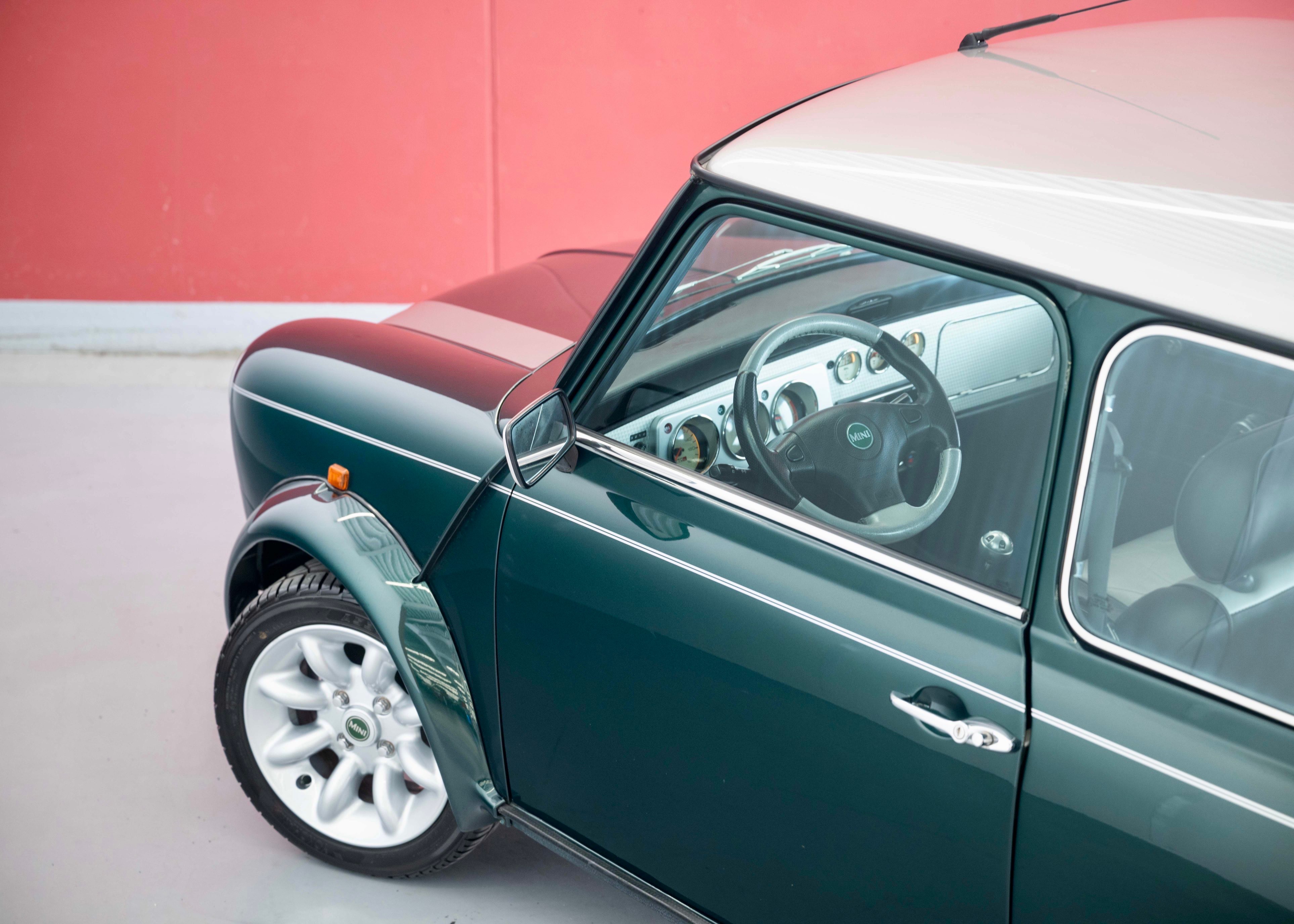 Image MINI MINI 1.3i Cooper Sport (100% original, Limited Edition, 1 of 704)