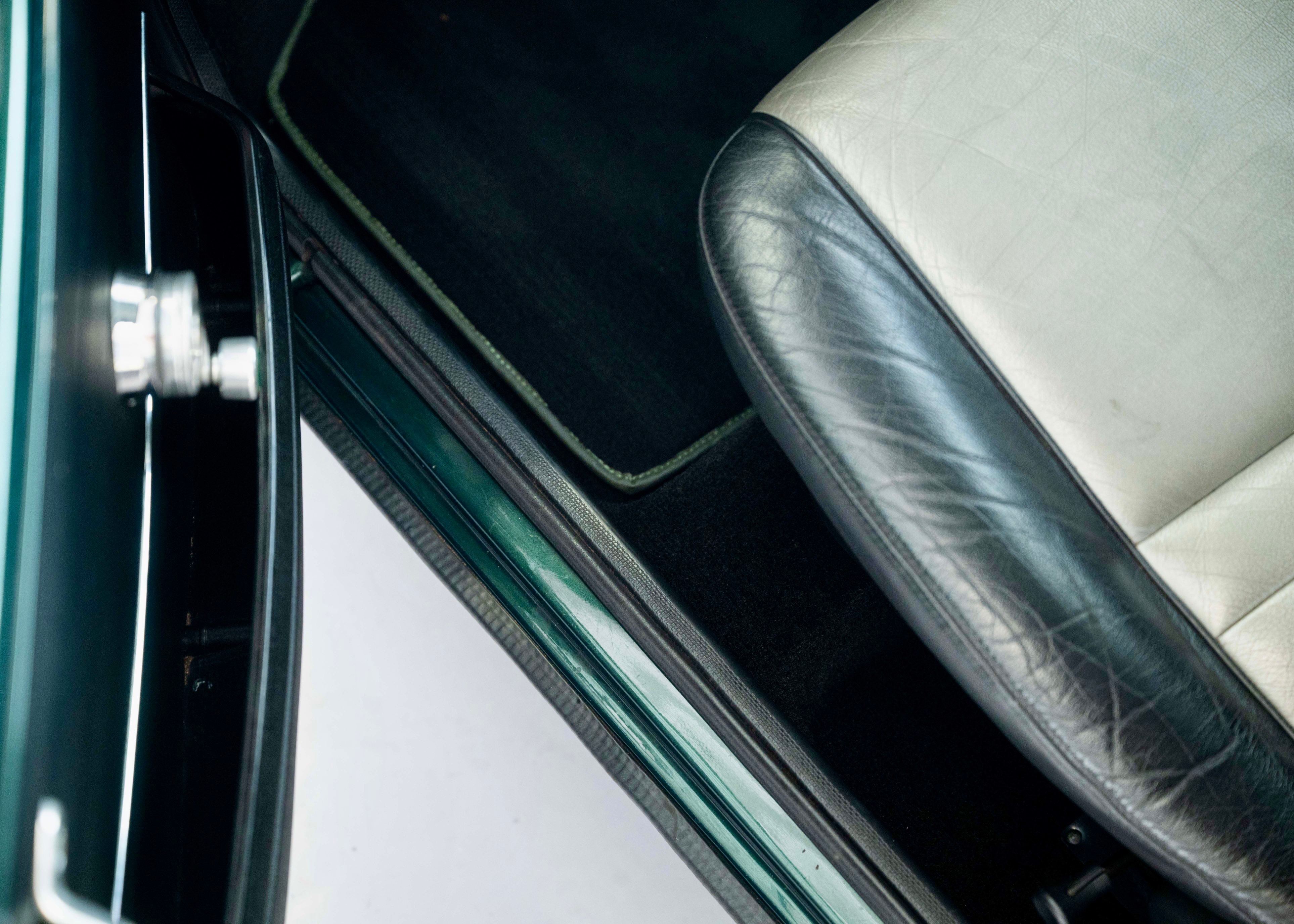 Image MINI MINI 1.3i Cooper Sport (100% original, Limited Edition, 1 of 704)