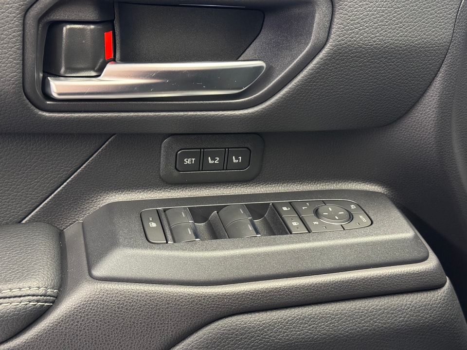 Land Cruiser 2.8 D 48V Invincible AWD