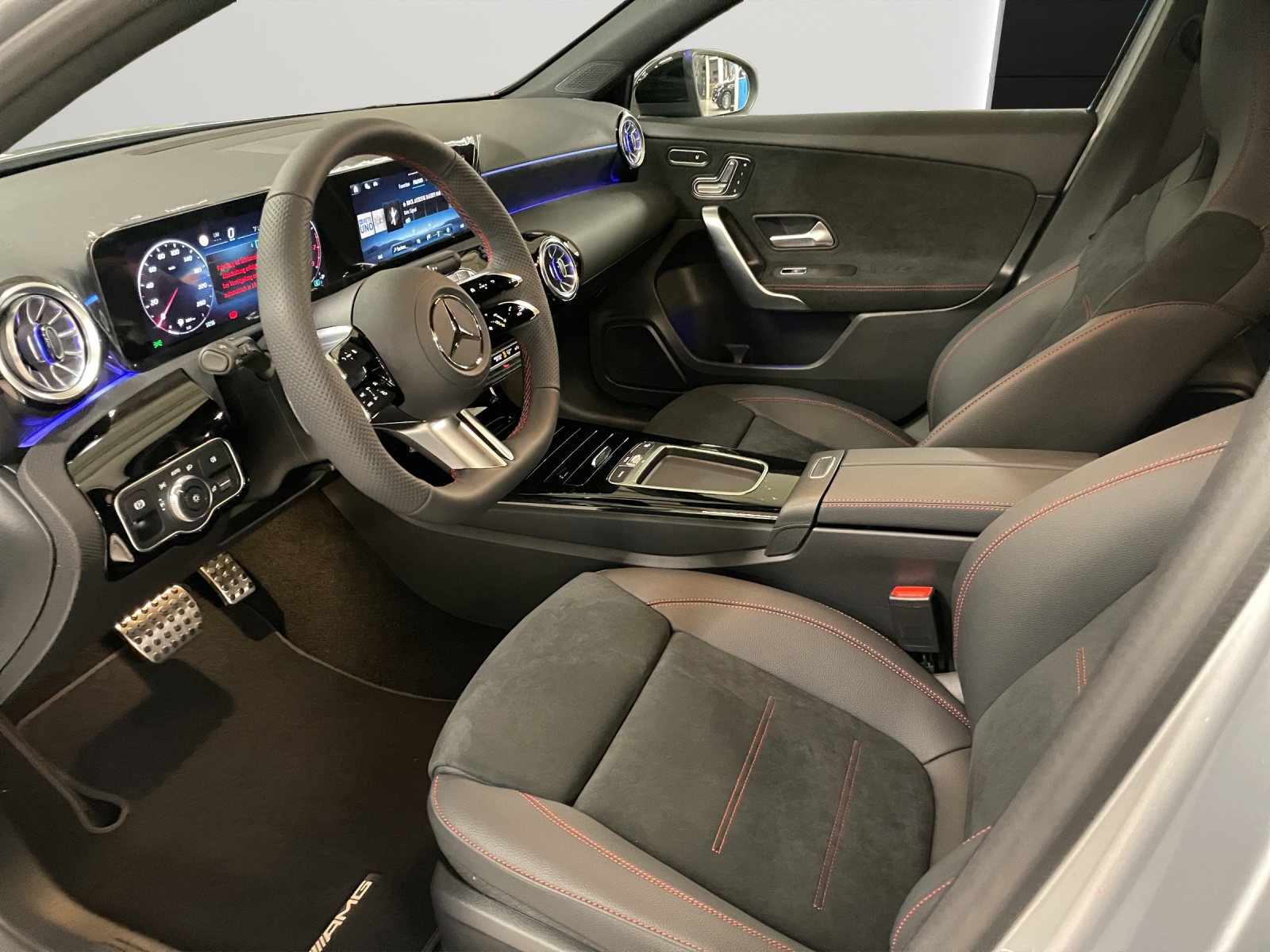 Image MERCEDES-BENZ A-200 A 200 Night Star 7G-DCT