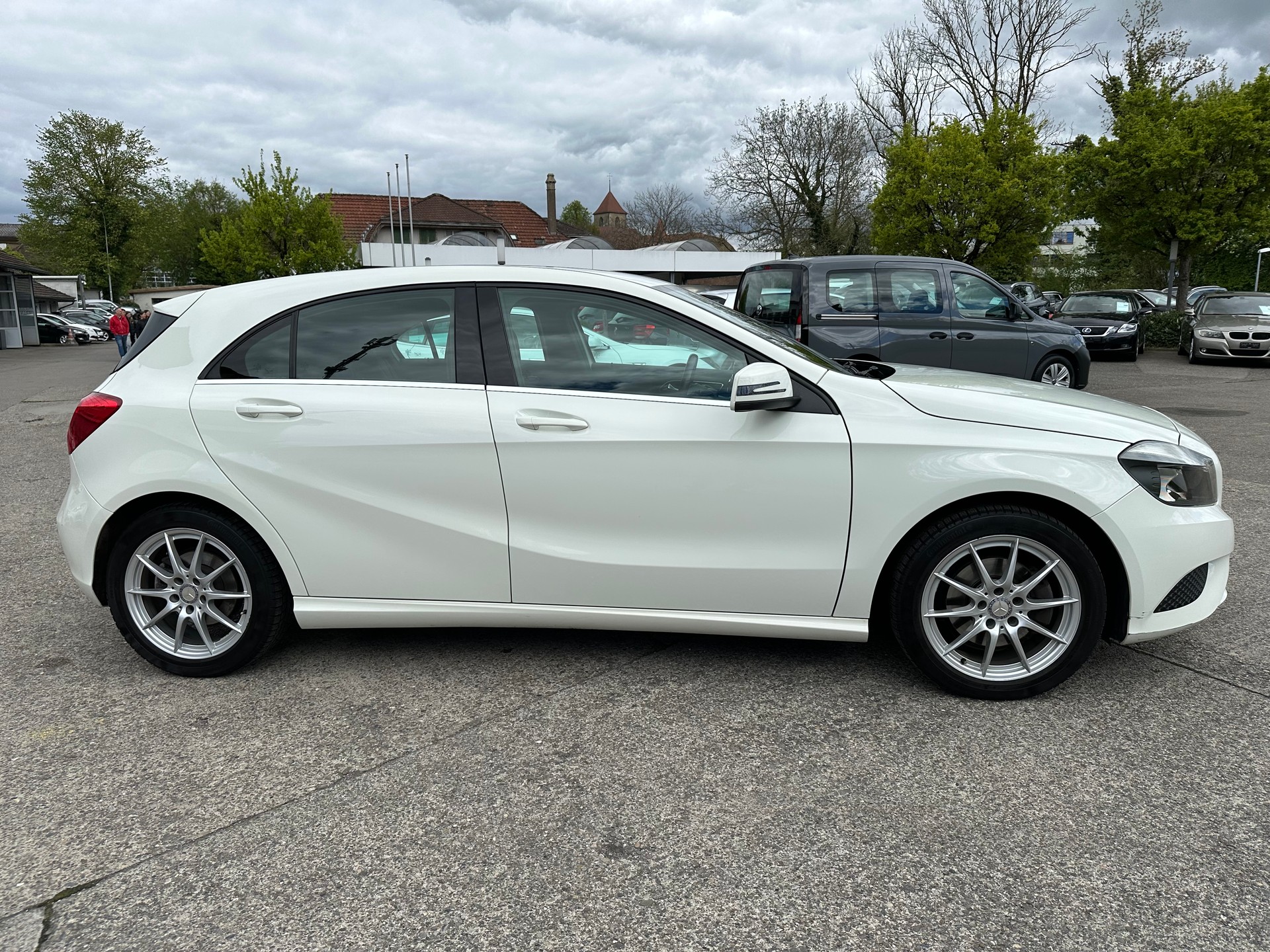 MERCEDES-BENZ A 180 Urban 7G-DCT-image-5