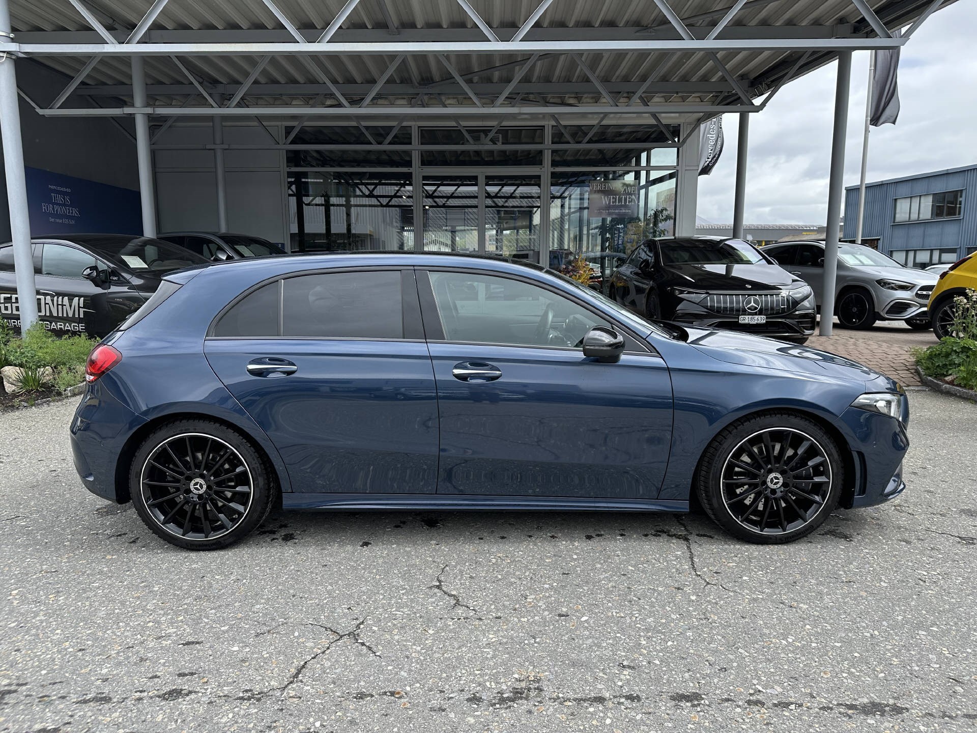 MERCEDES-BENZ A 250 AMG Line 4Matic-showroom-element-1