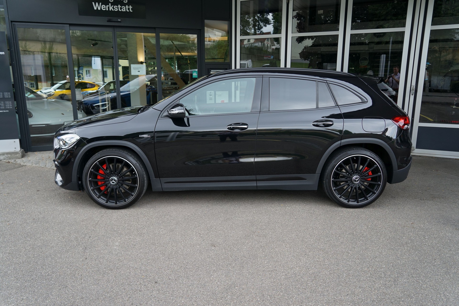 MERCEDES-BENZ GLA 45 S AMG 4Matic+ 8G-Speedshift DCT-showroom-element-2